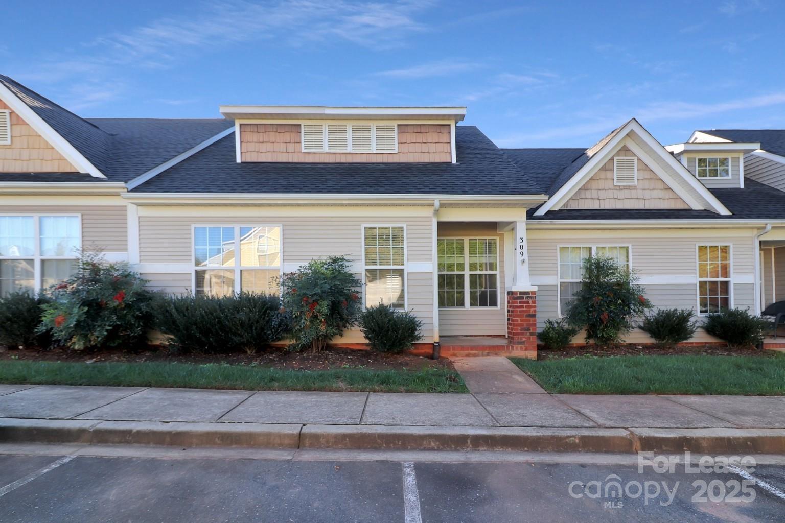 309 Sampson Street Unit: 28