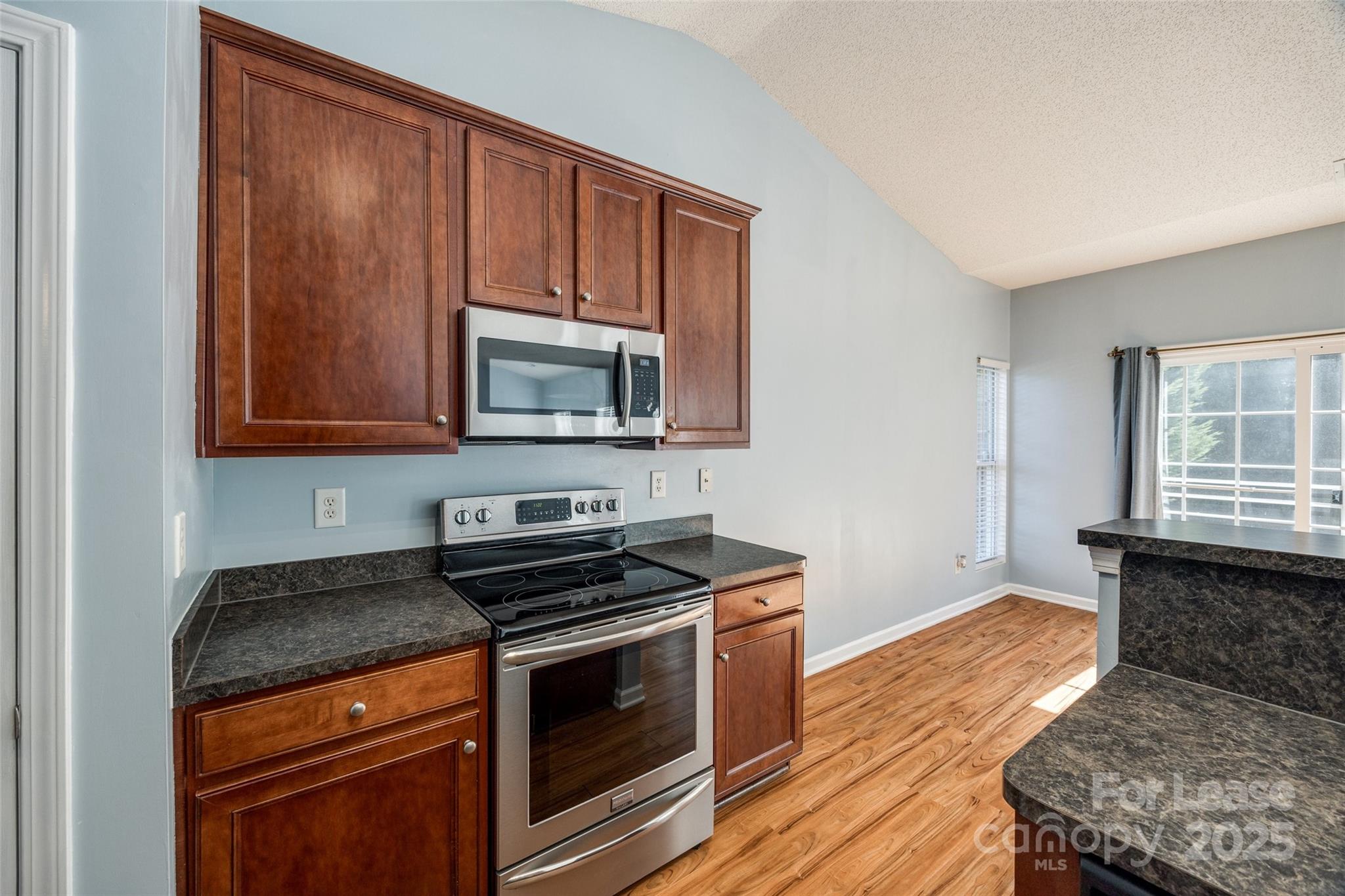 2527 Ivy Creek Ford