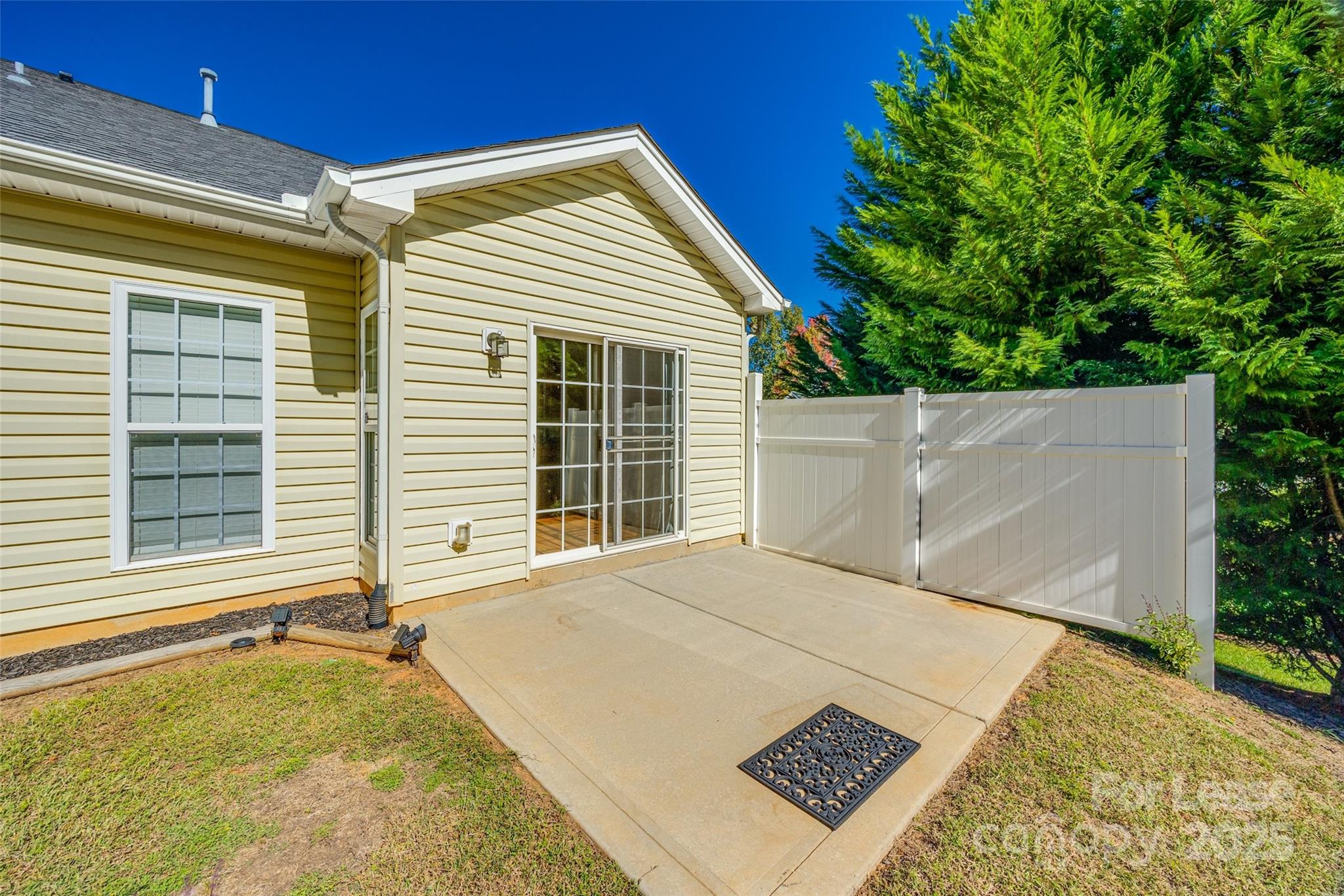 2527 Ivy Creek Ford
