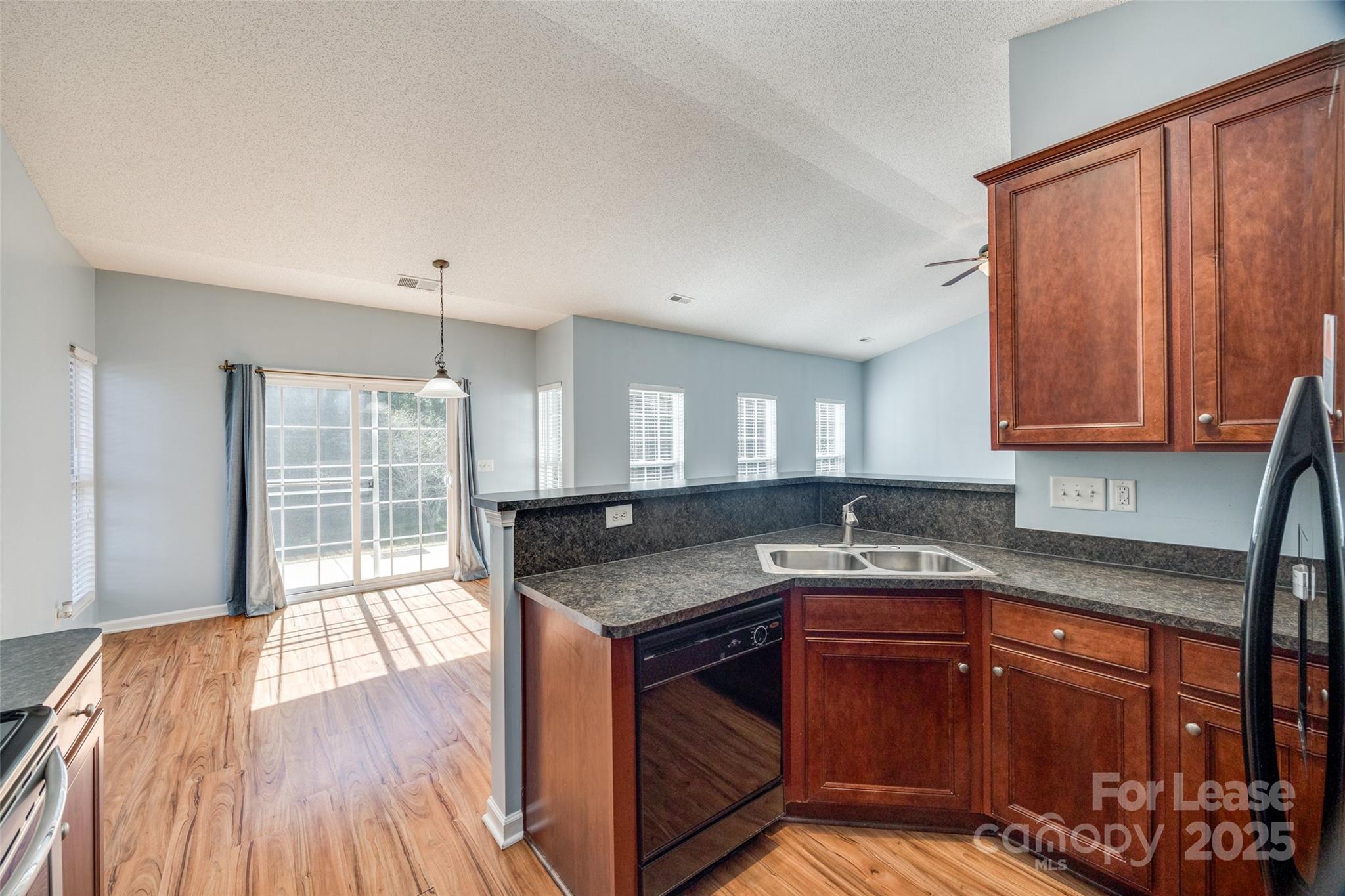 2527 Ivy Creek Ford
