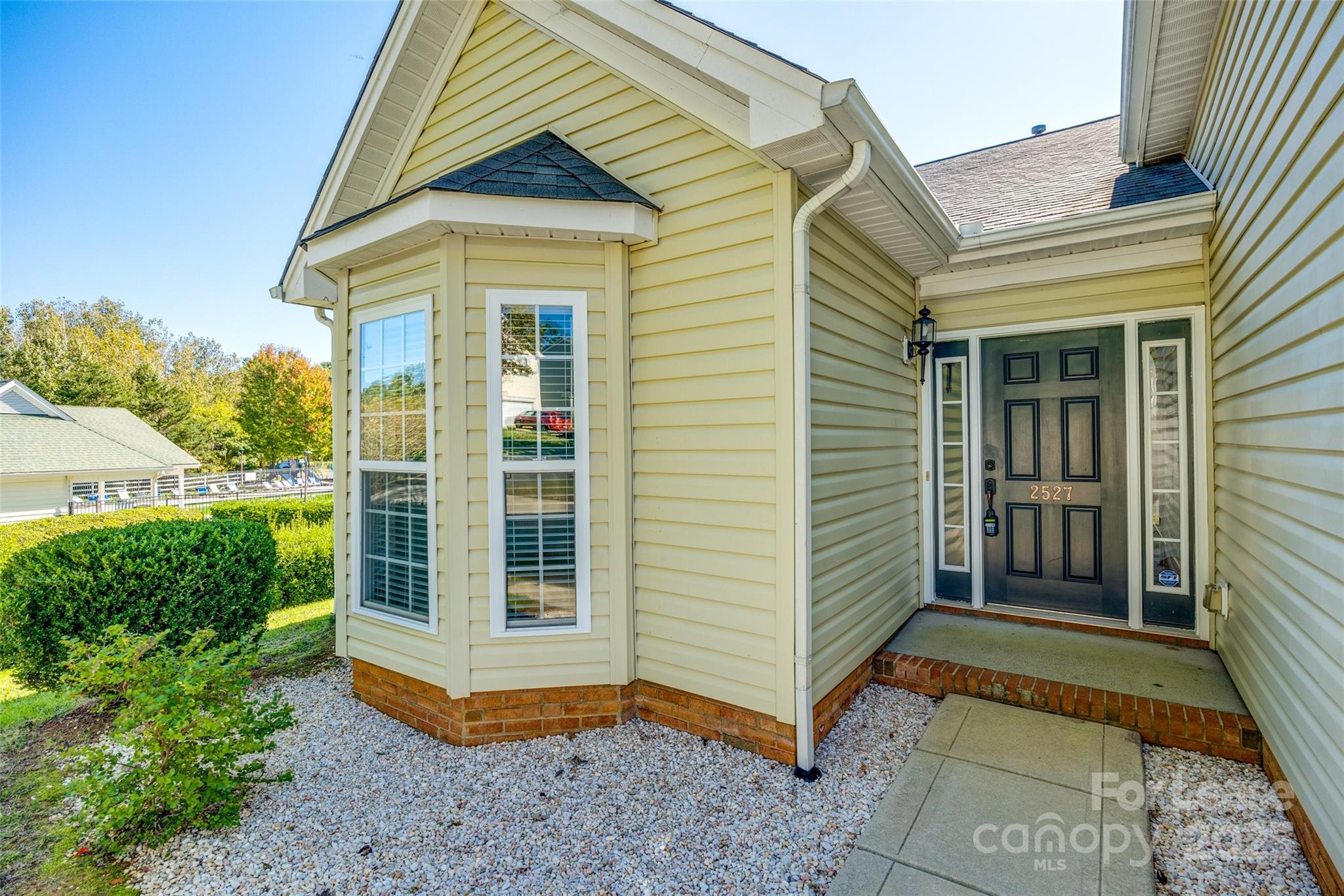 2527 Ivy Creek Ford