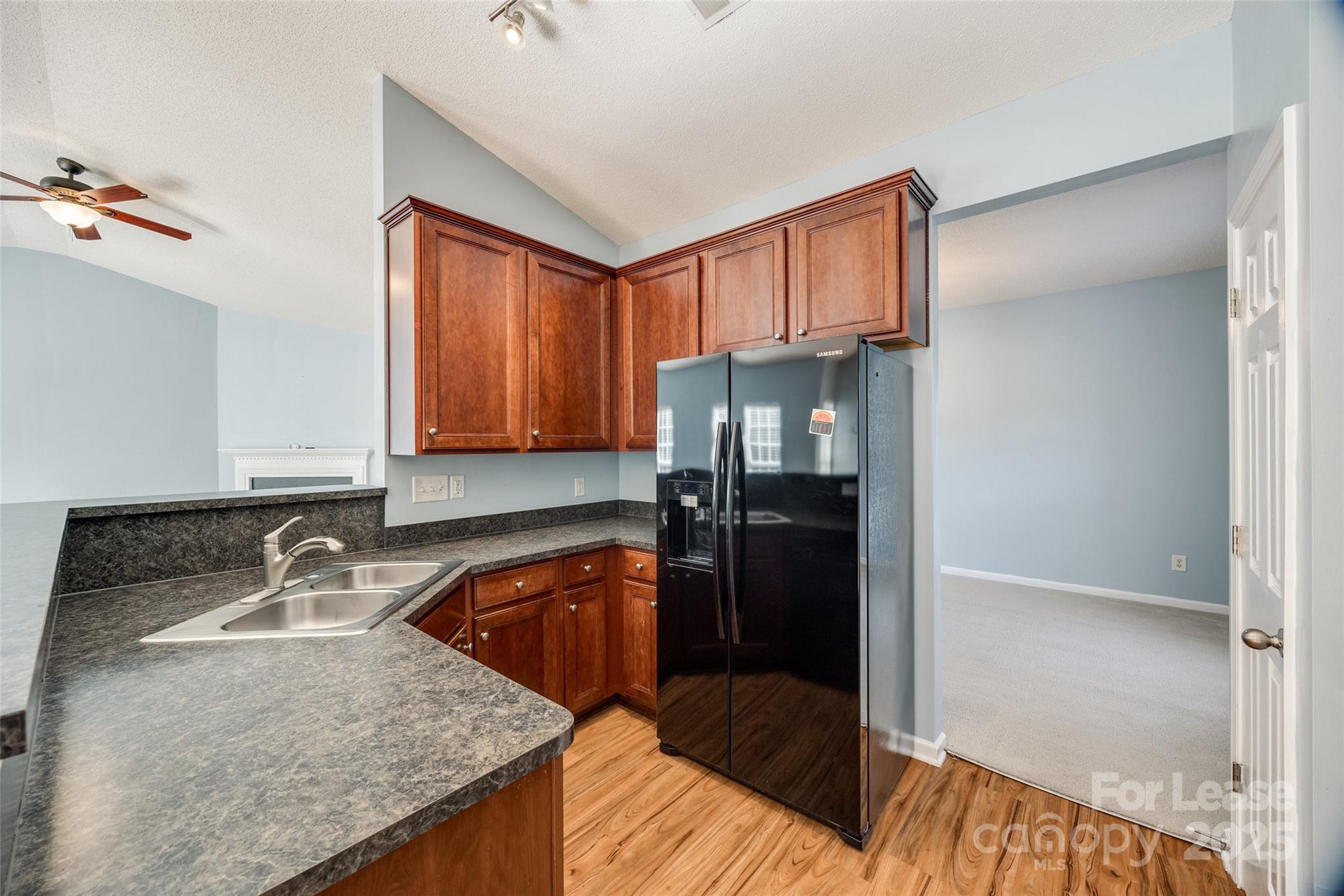 2527 Ivy Creek Ford