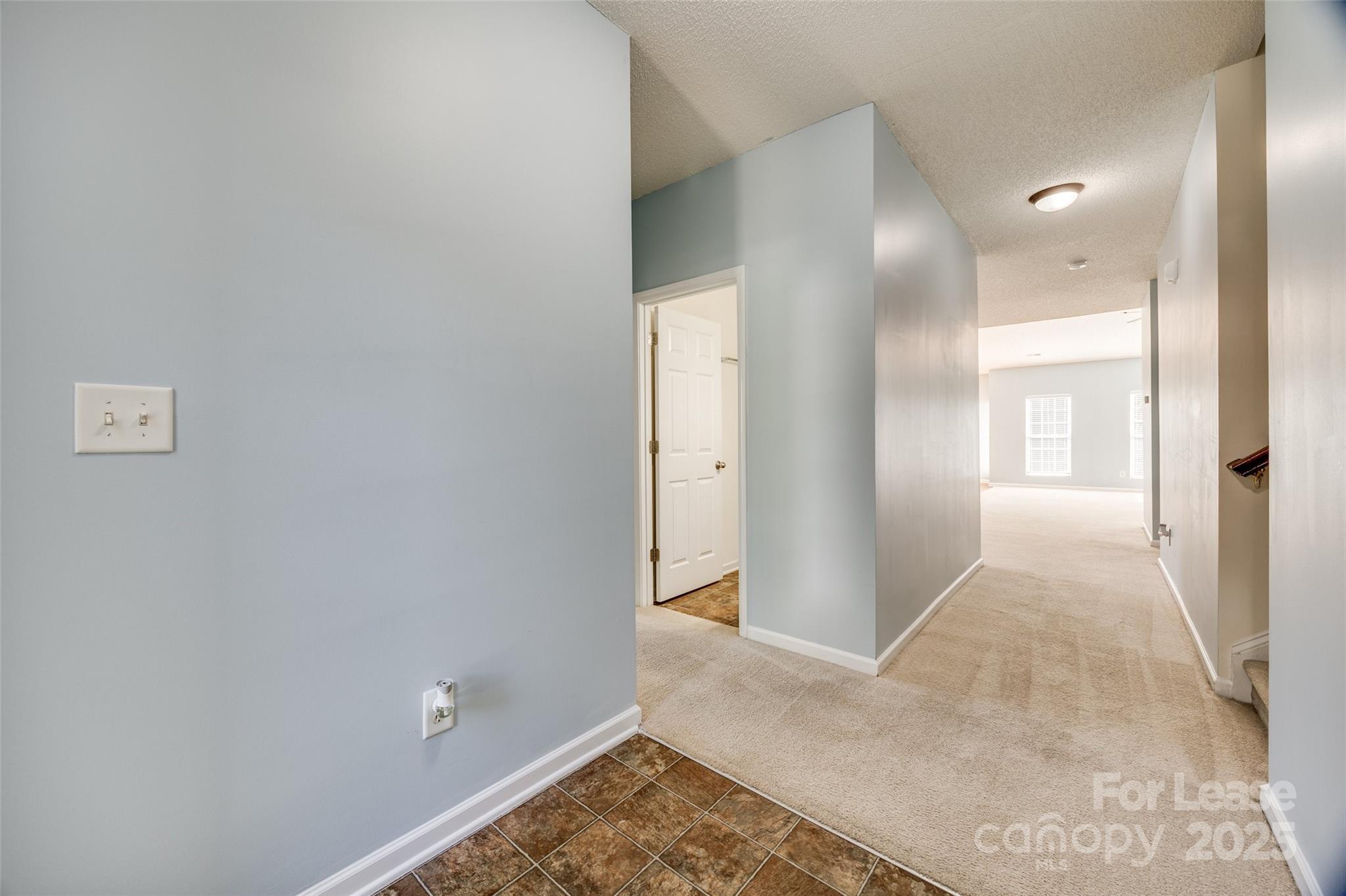 2527 Ivy Creek Ford