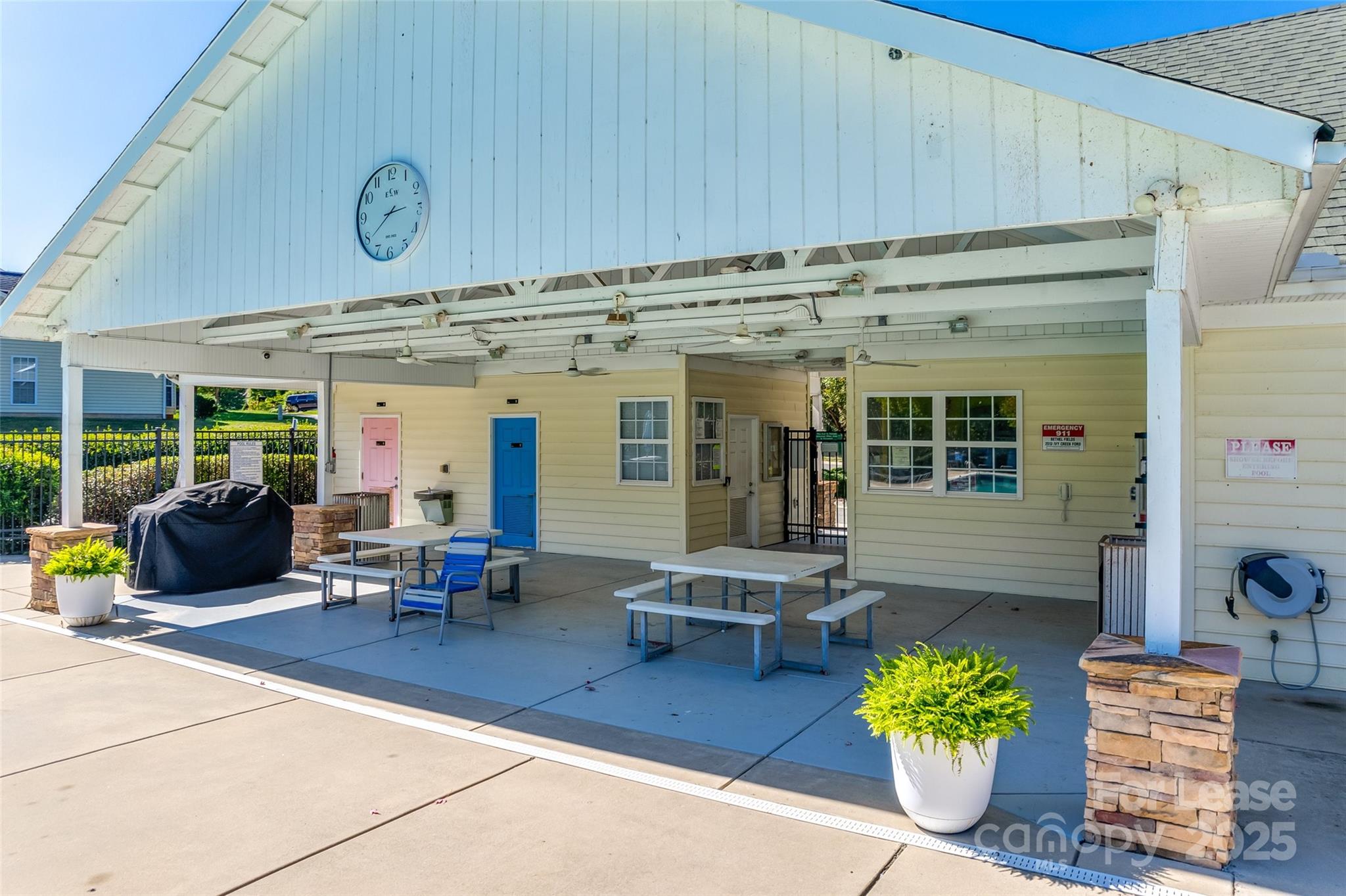 2527 Ivy Creek Ford