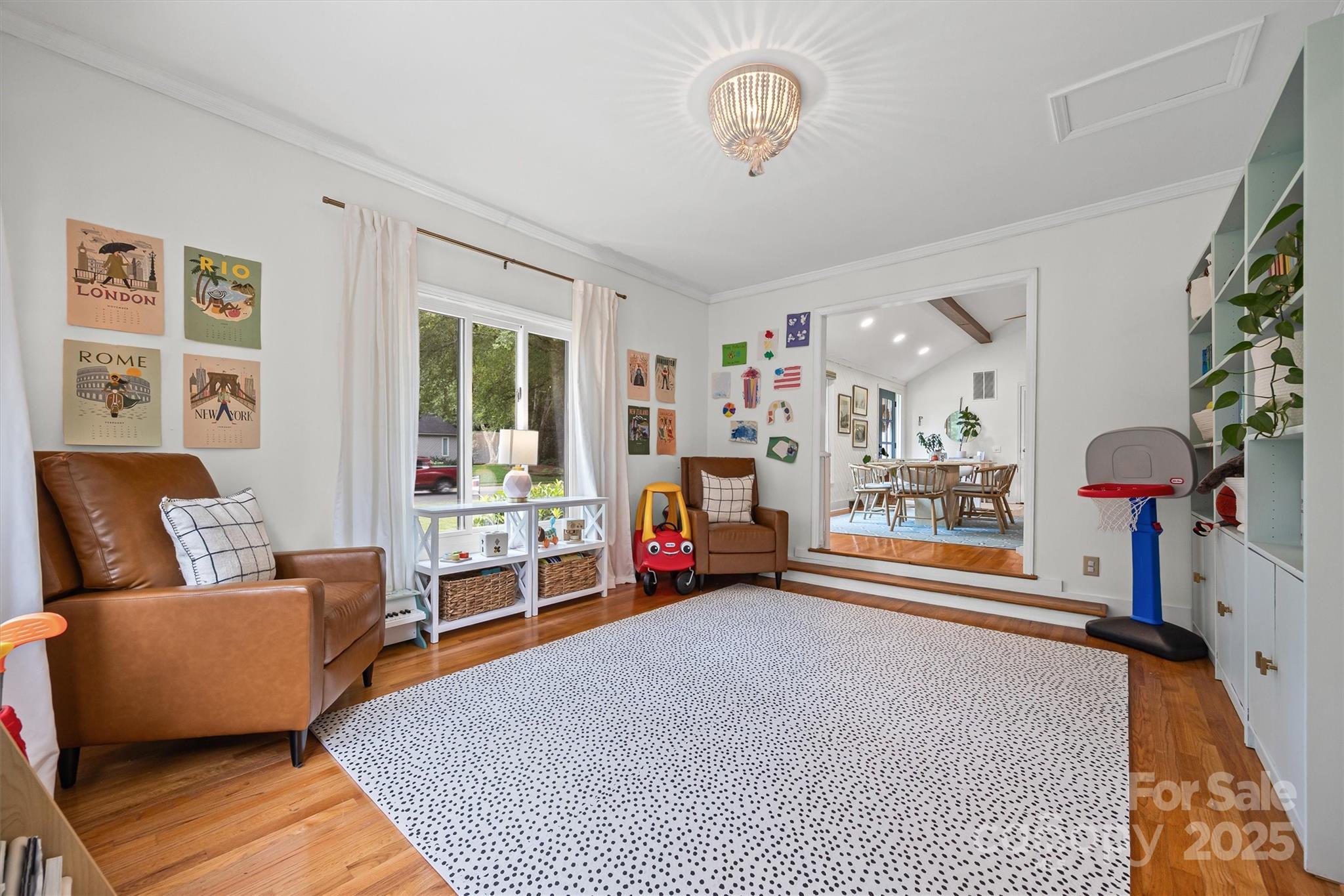 2116 Lynbridge Drive