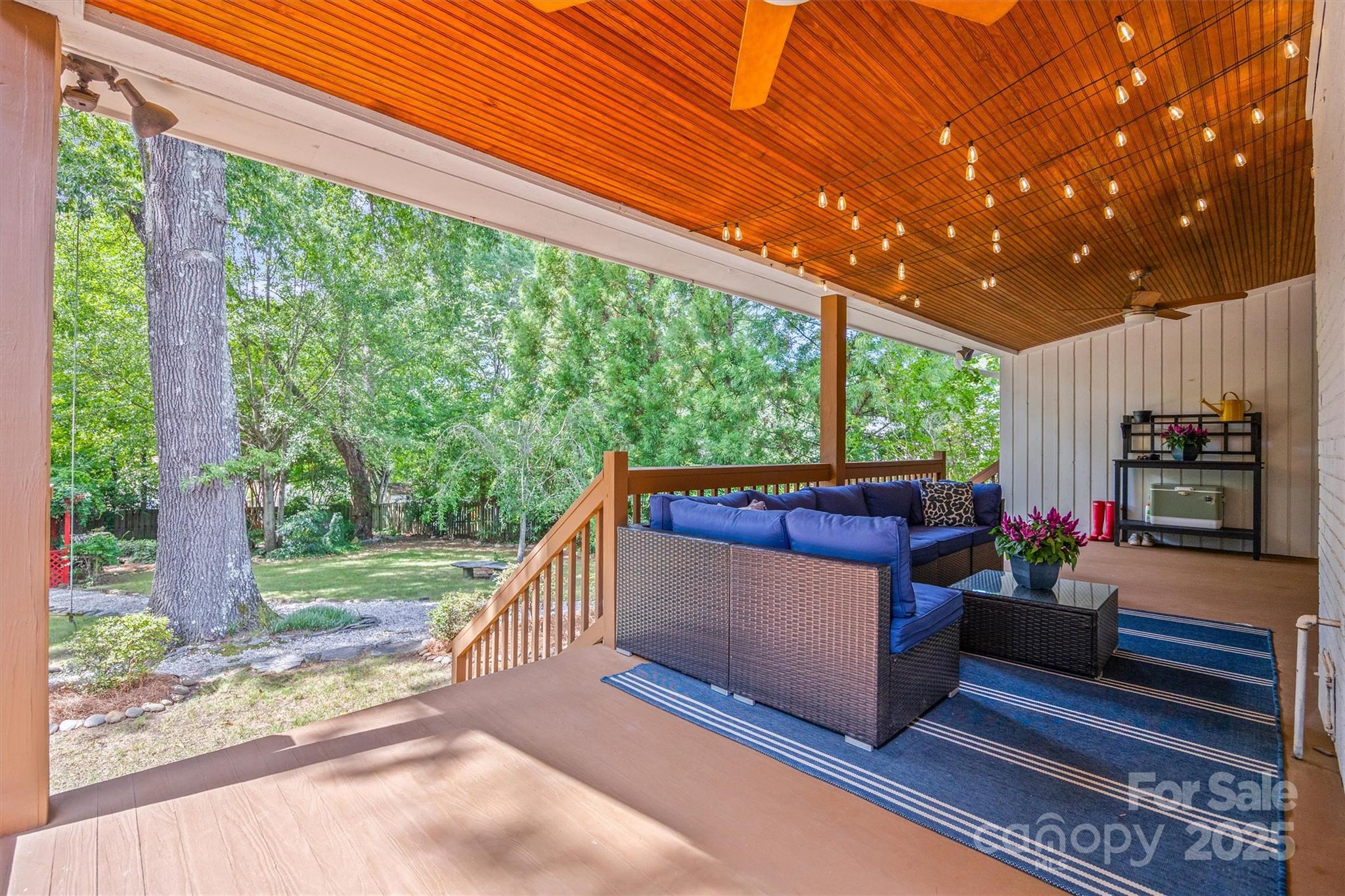 2116 Lynbridge Drive