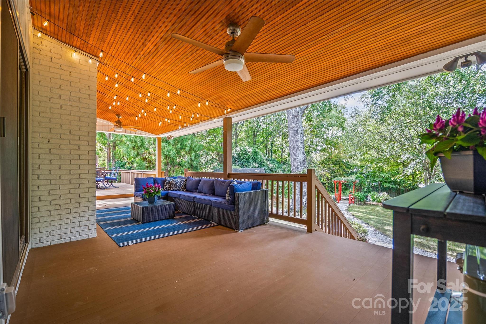 2116 Lynbridge Drive