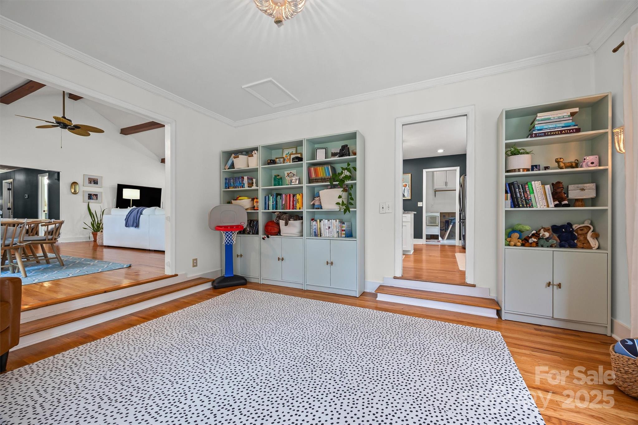 2116 Lynbridge Drive