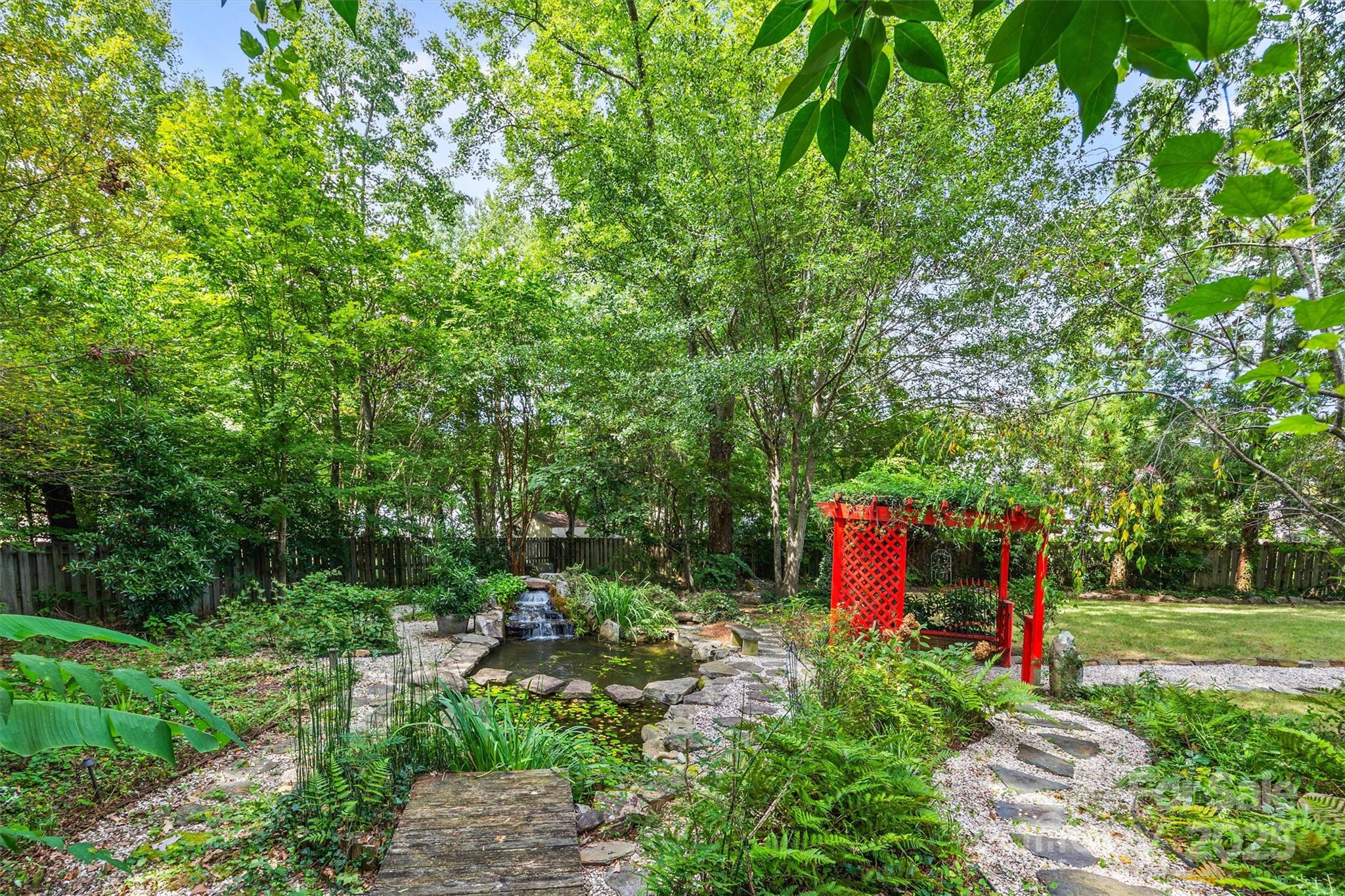 2116 Lynbridge Drive
