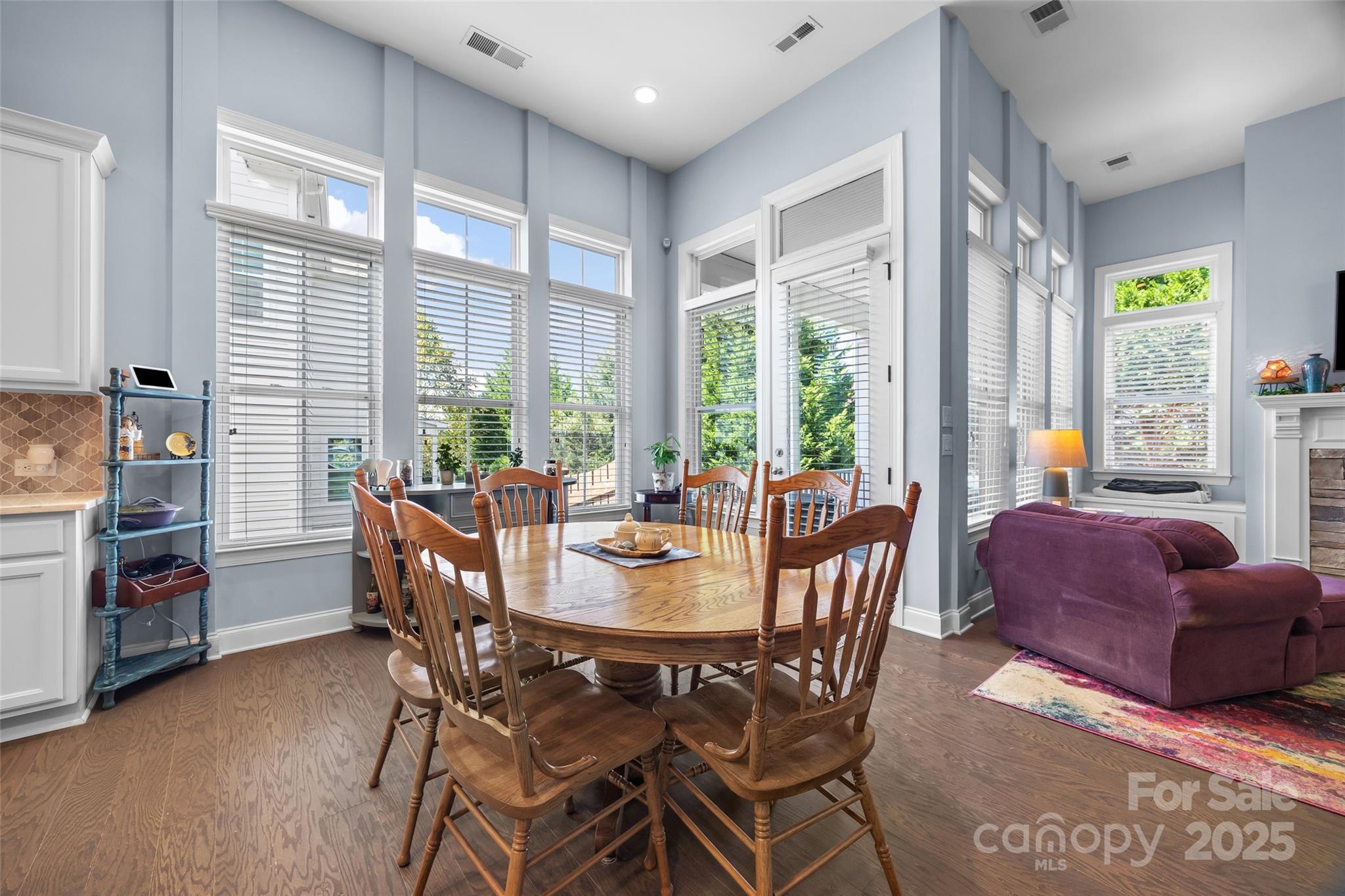 5212 Meadowcroft Way