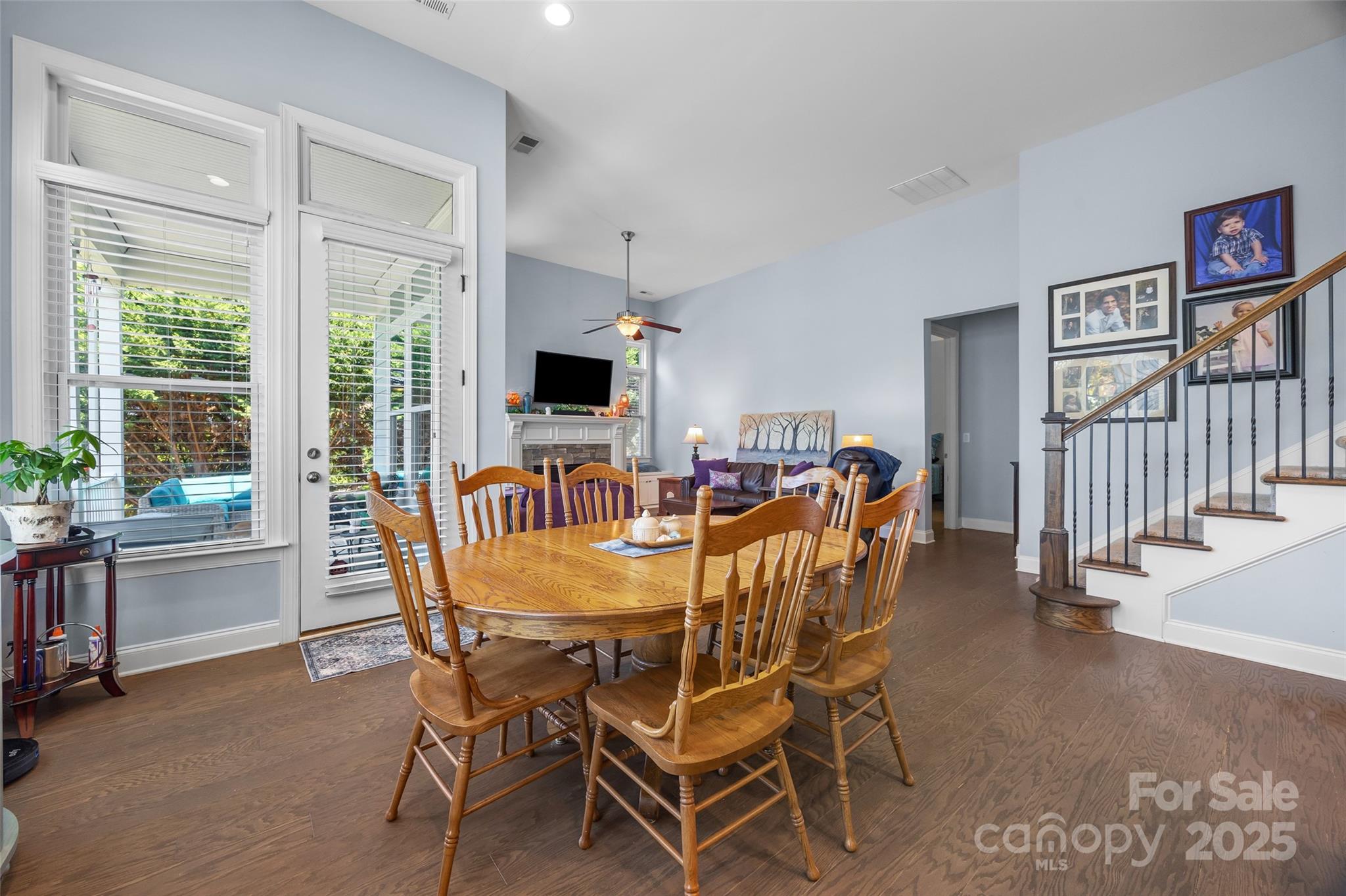 5212 Meadowcroft Way