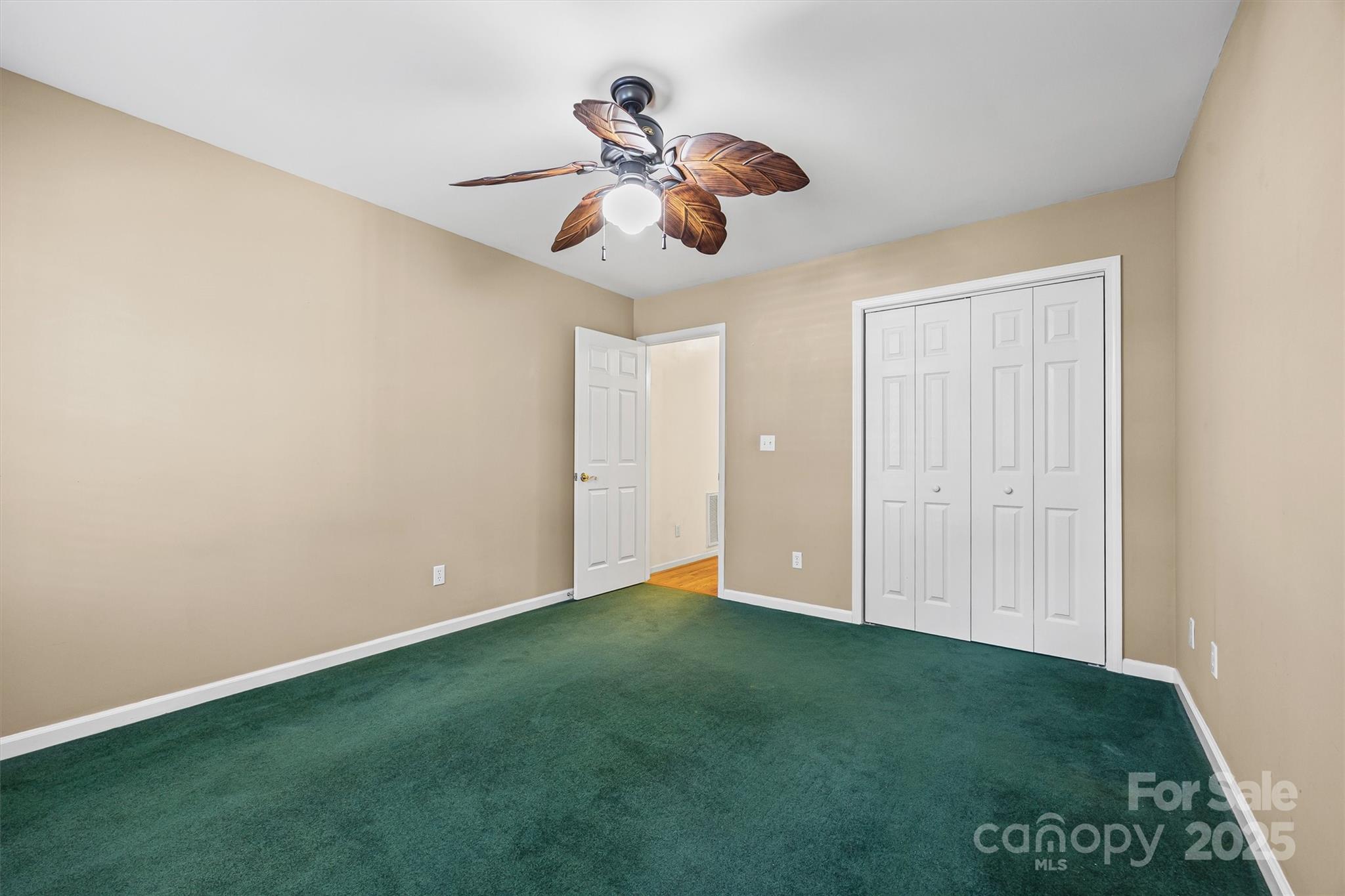 1482 White Hall Place