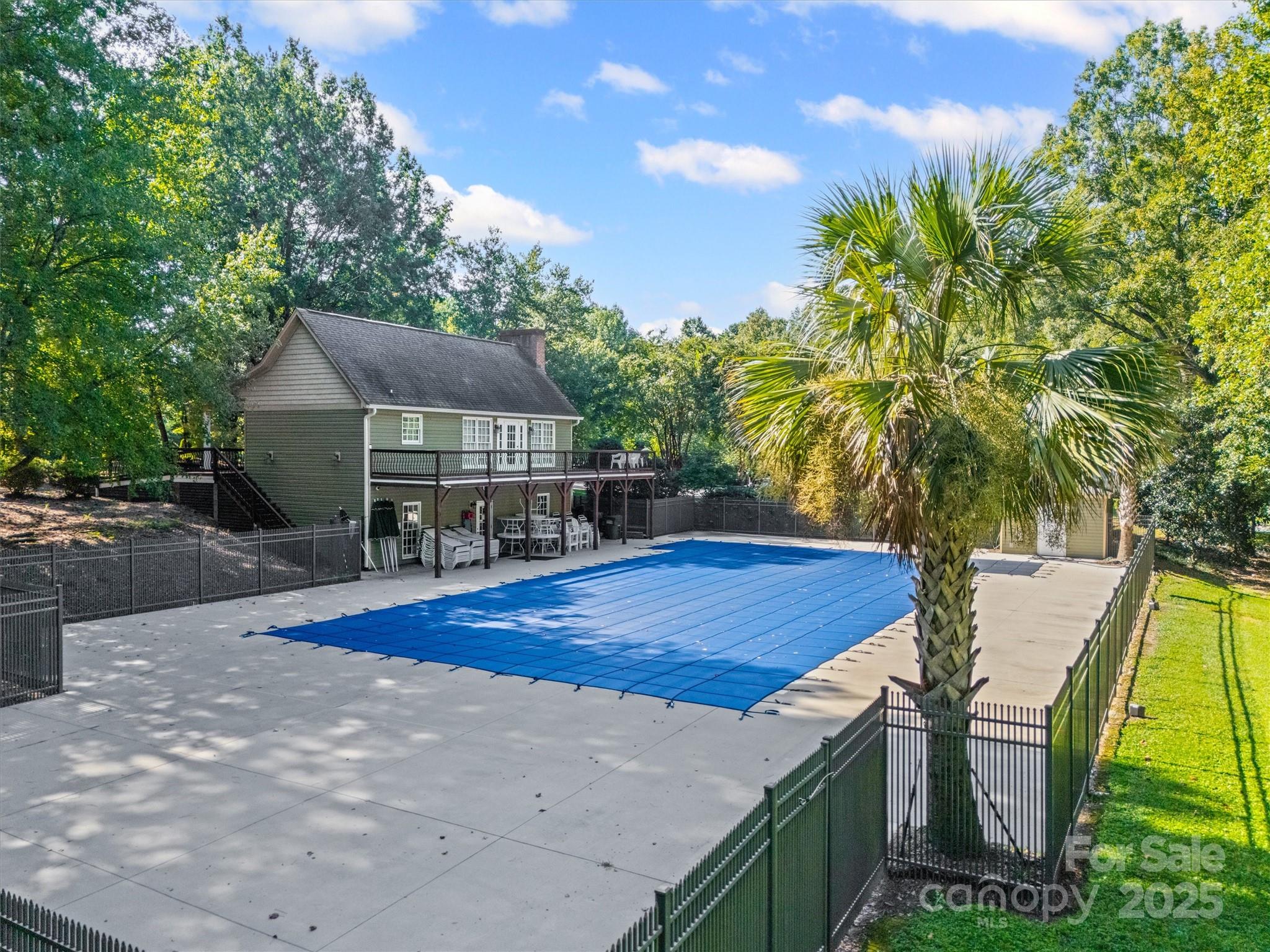 1482 White Hall Place