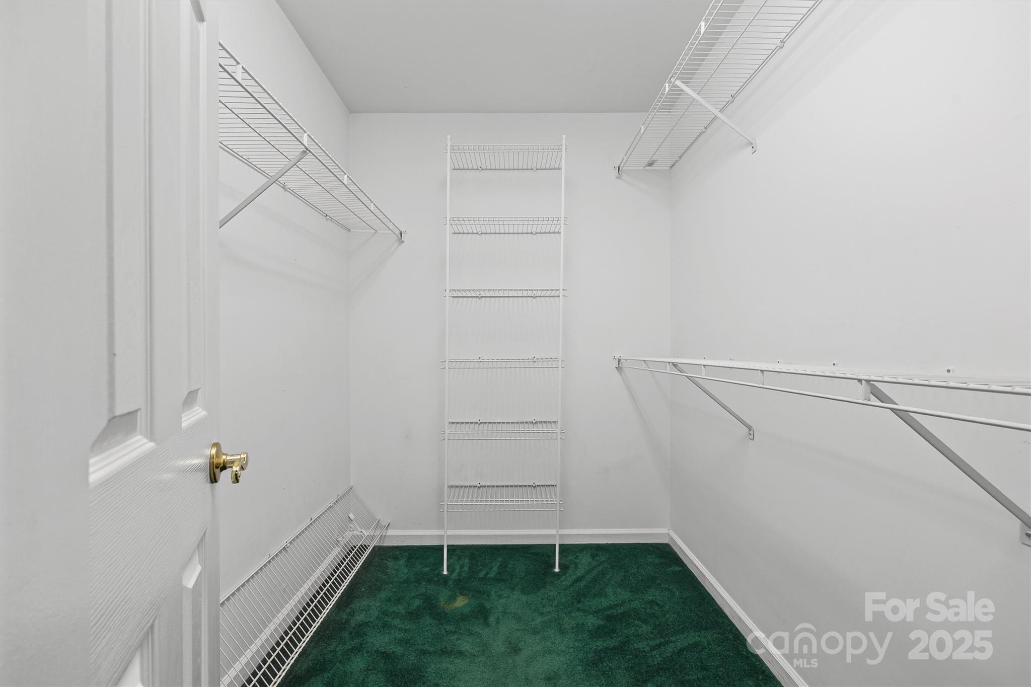 1482 White Hall Place
