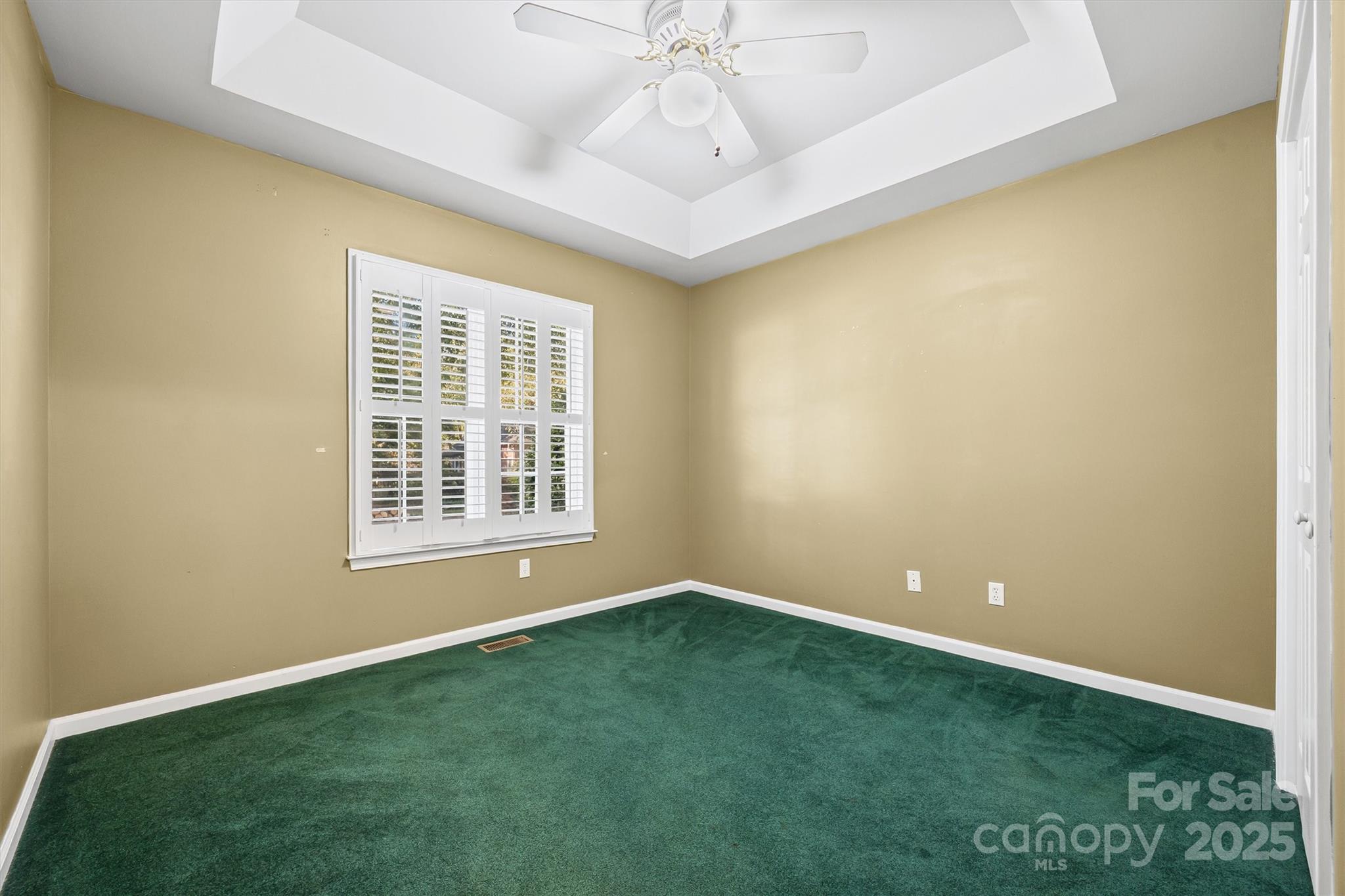 1482 White Hall Place
