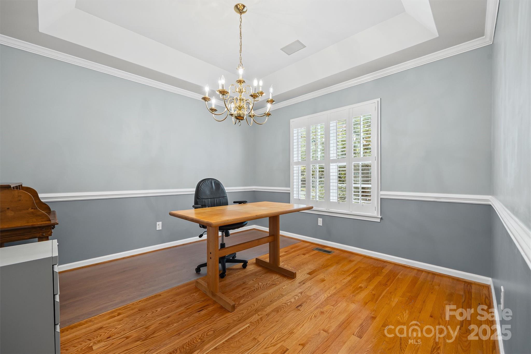 1482 White Hall Place