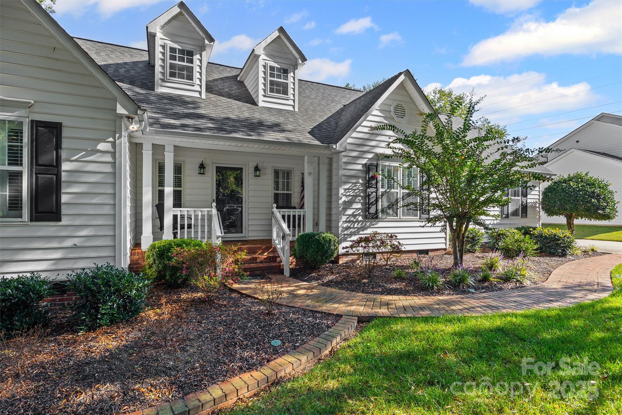1482 White Hall Place