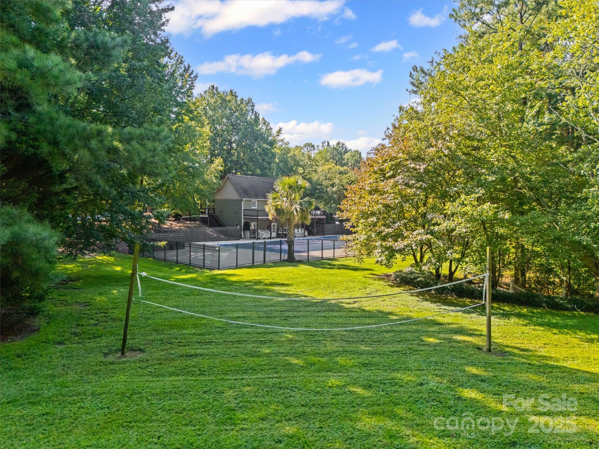1482 White Hall Place