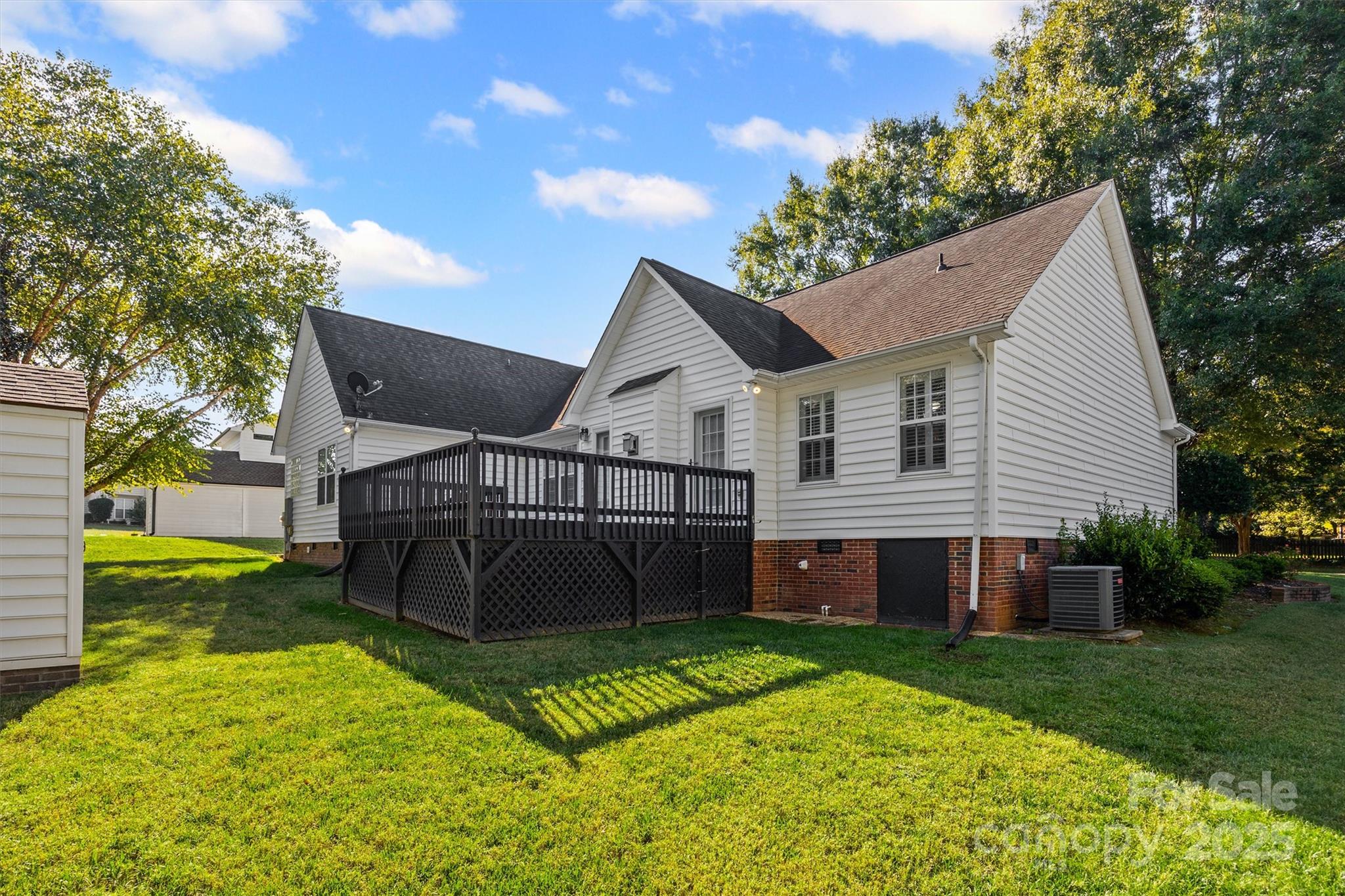 1482 White Hall Place