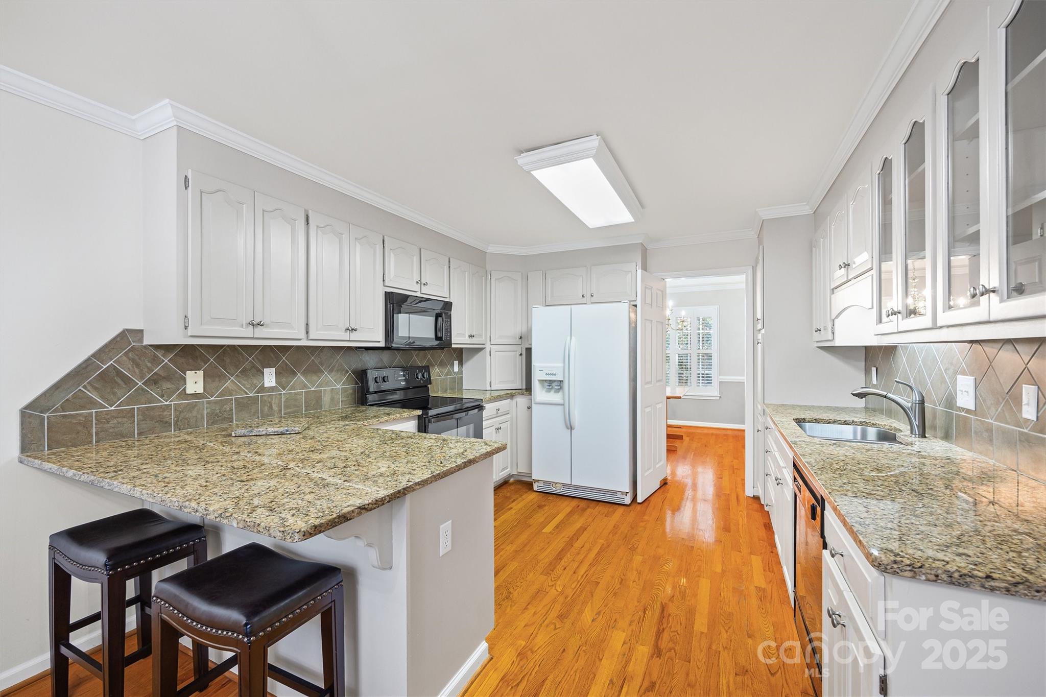 1482 White Hall Place