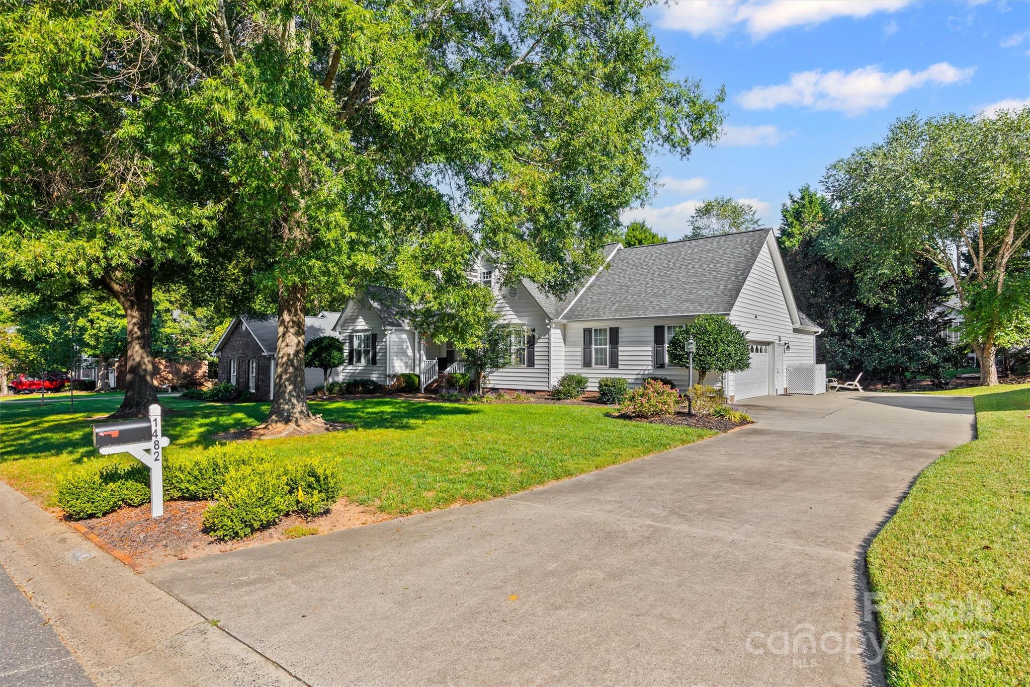 1482 White Hall Place