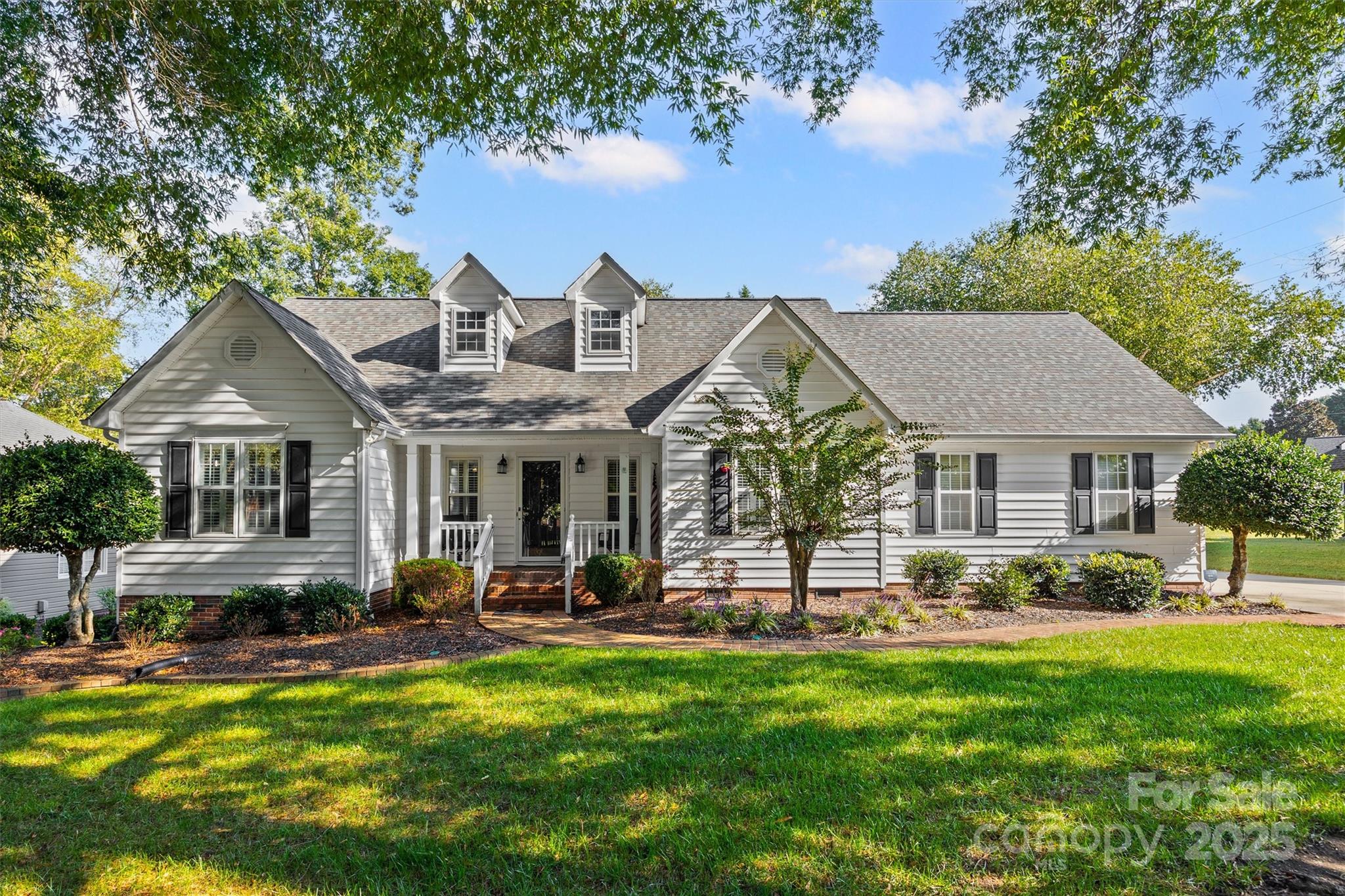1482 White Hall Place