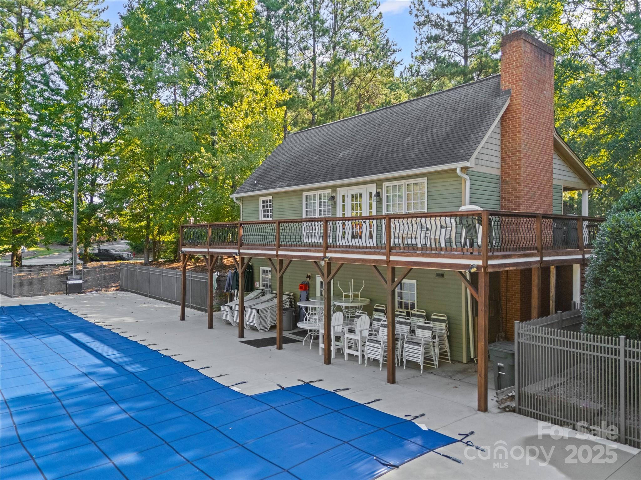 1482 White Hall Place
