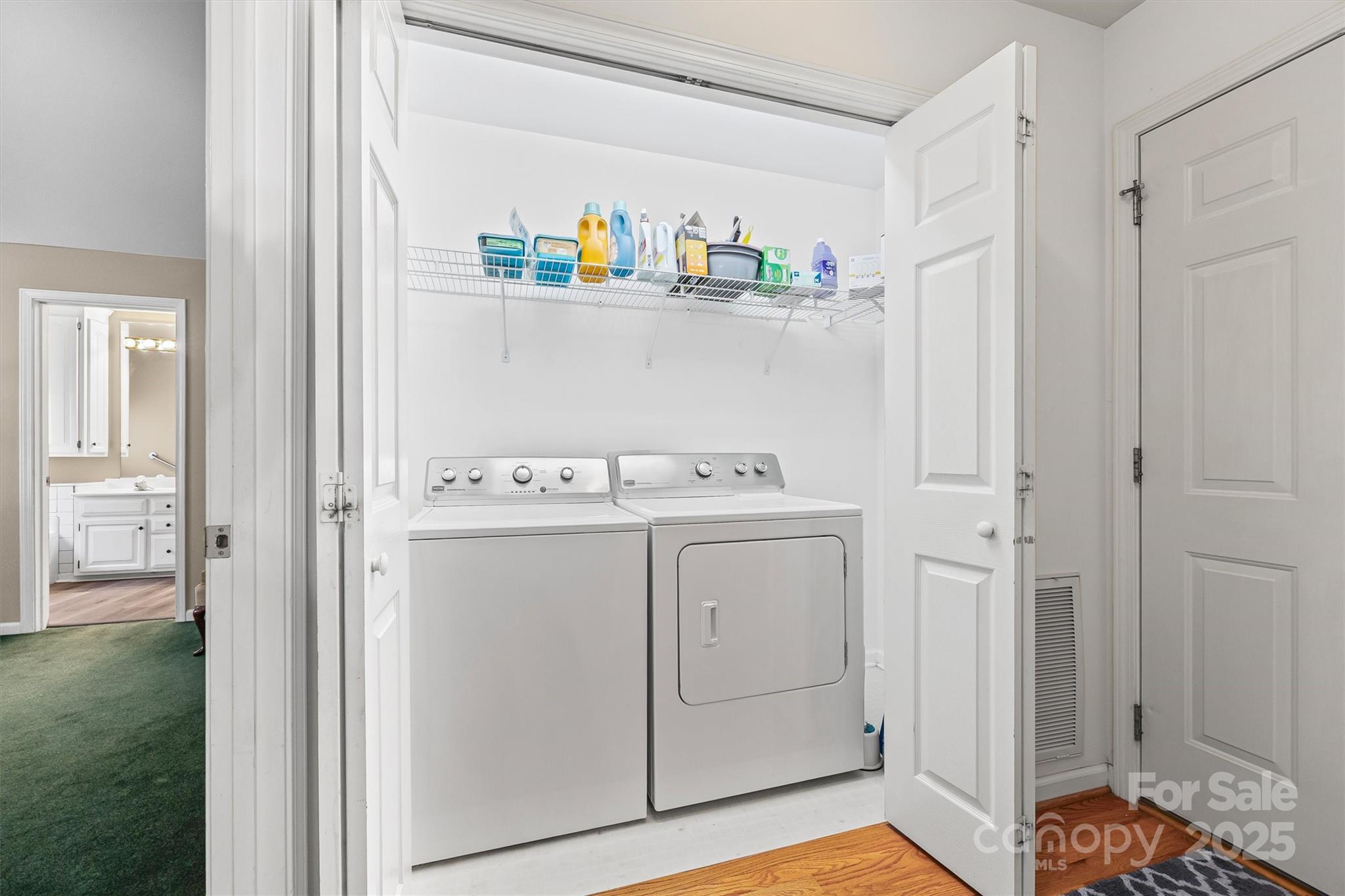 1482 White Hall Place