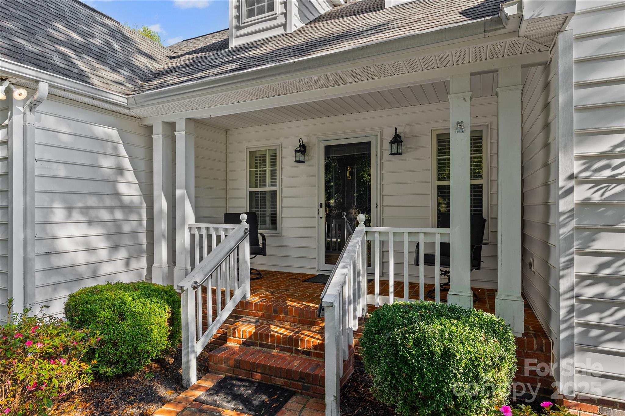 1482 White Hall Place