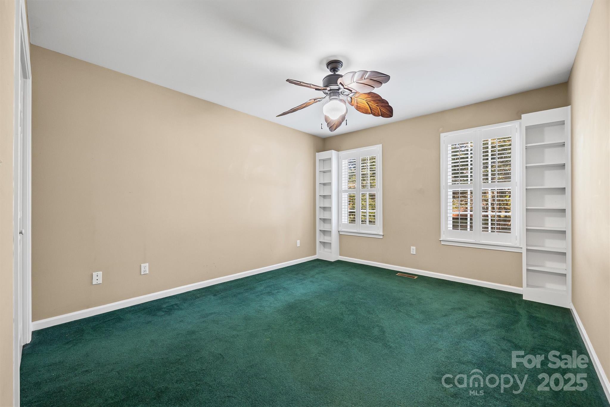 1482 White Hall Place
