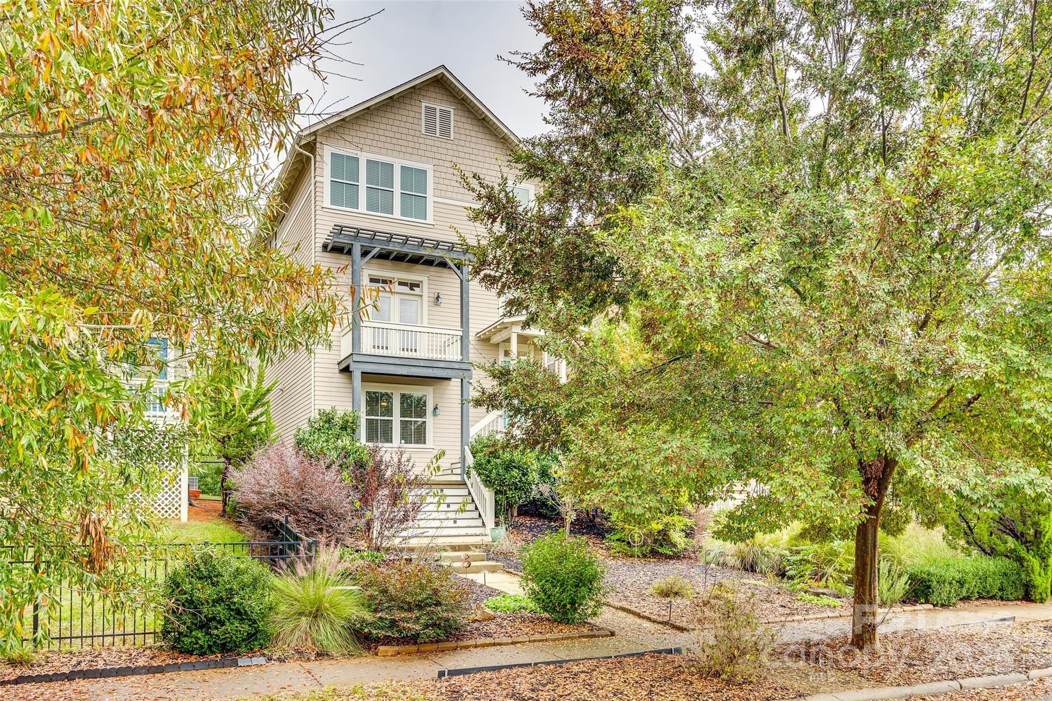 799 Herrons Ferry Road