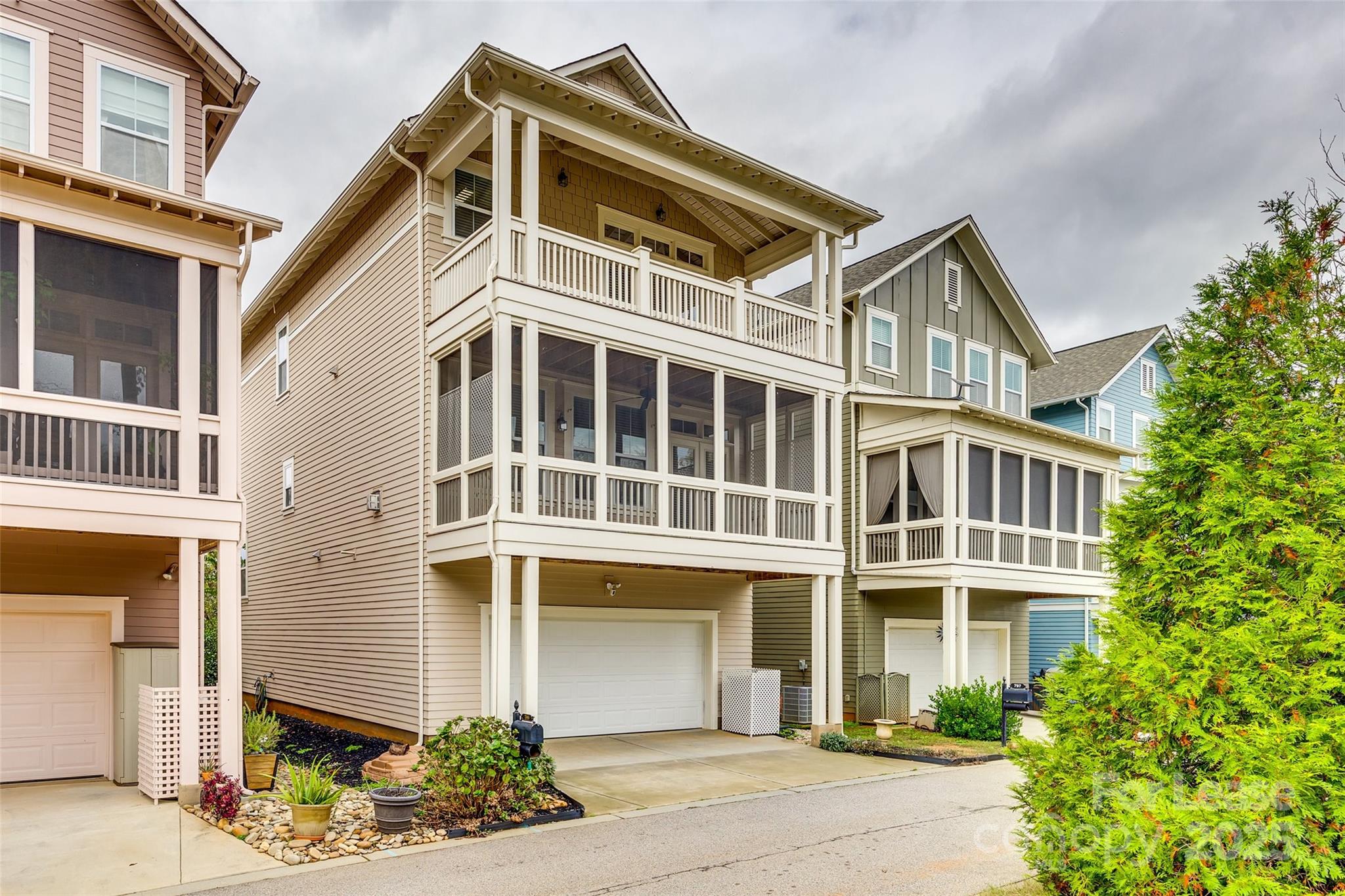 799 Herrons Ferry Road