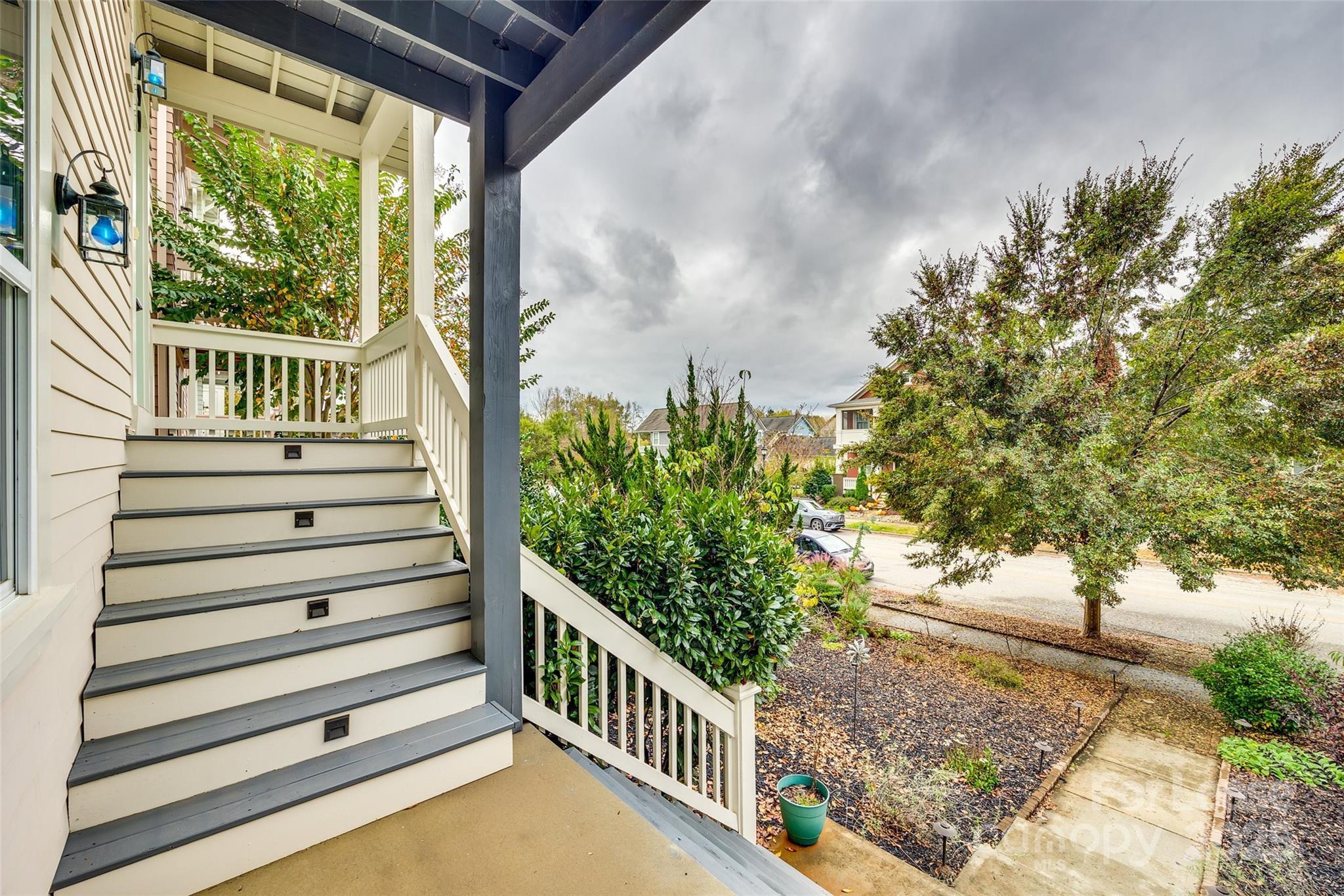 799 Herrons Ferry Road