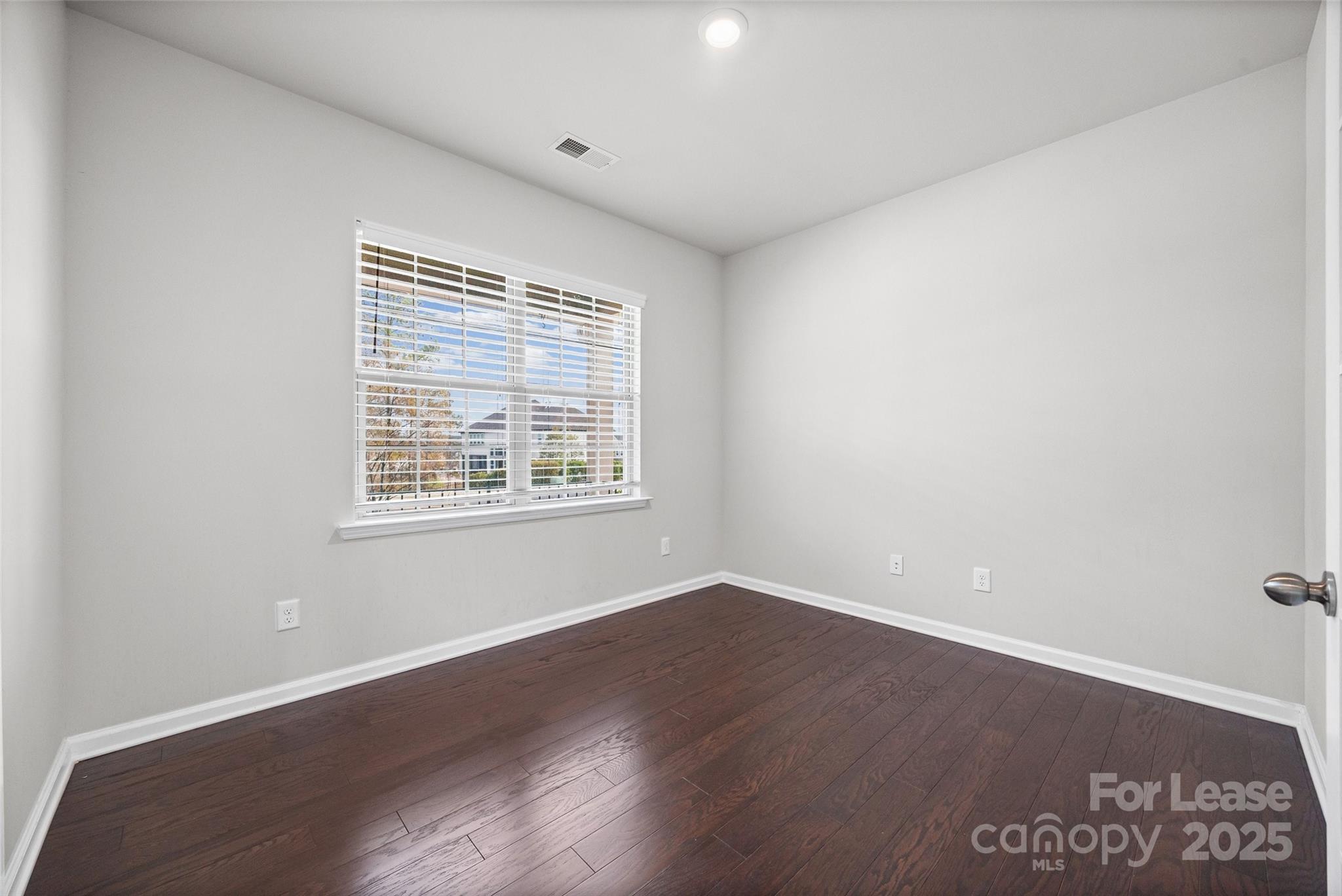 17124 Snug Harbor Road