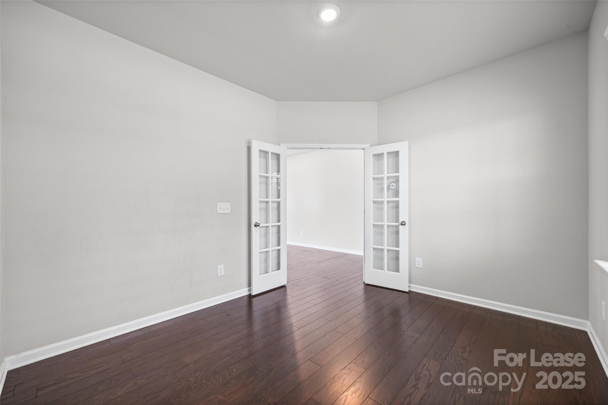 17124 Snug Harbor Road