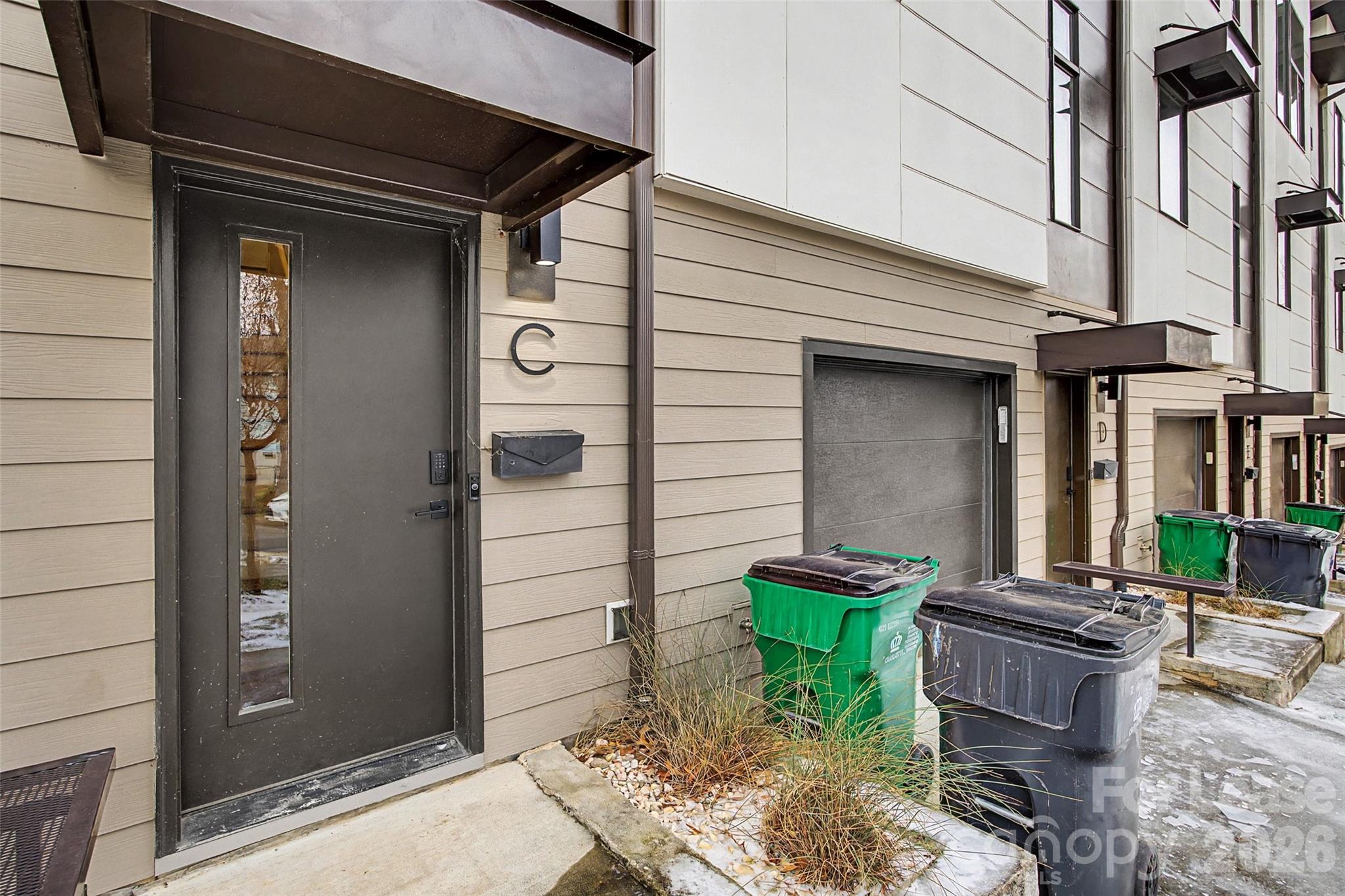 840 E 18th Street Unit: C