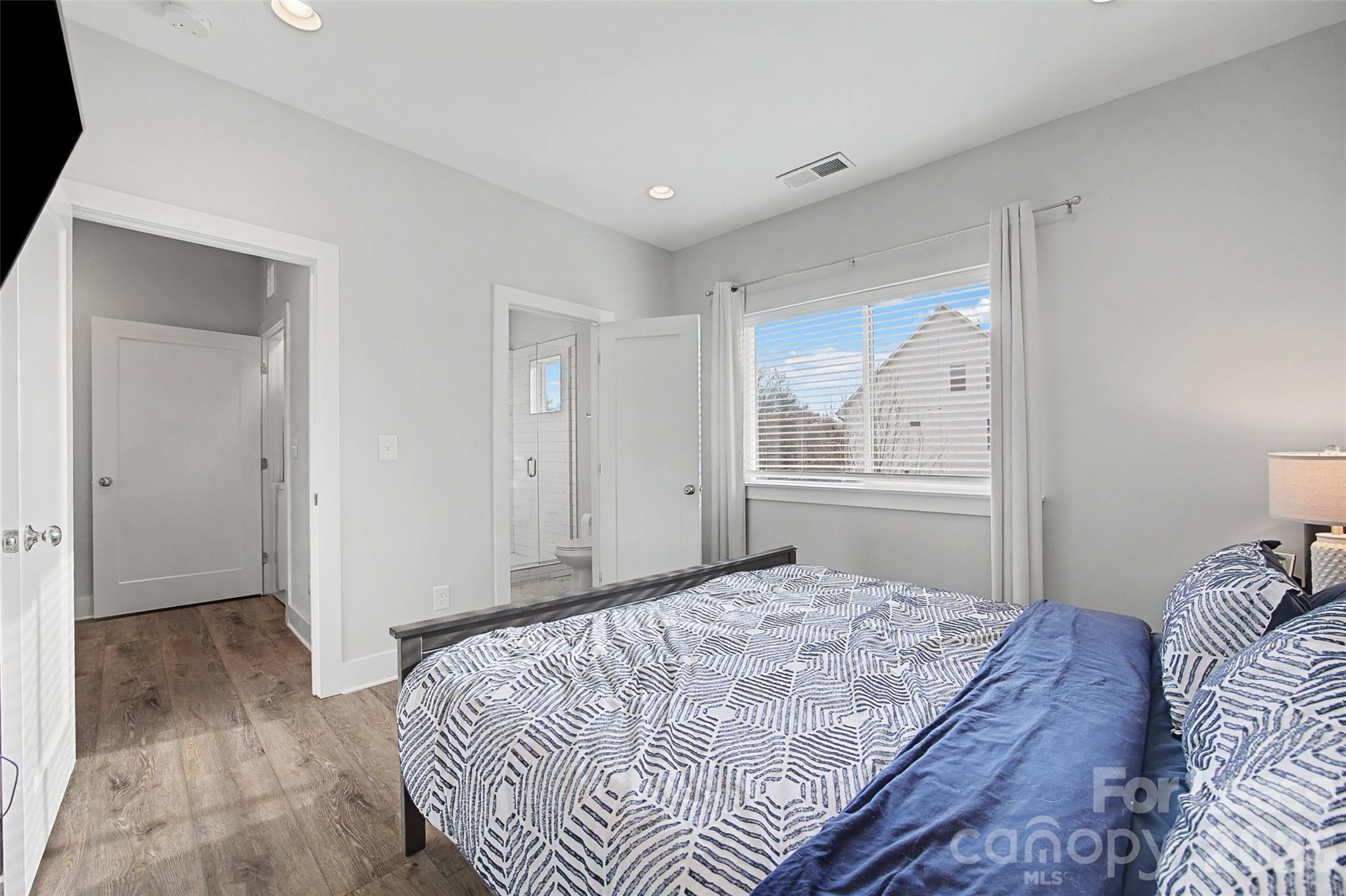 840 E 18th Street Unit: C