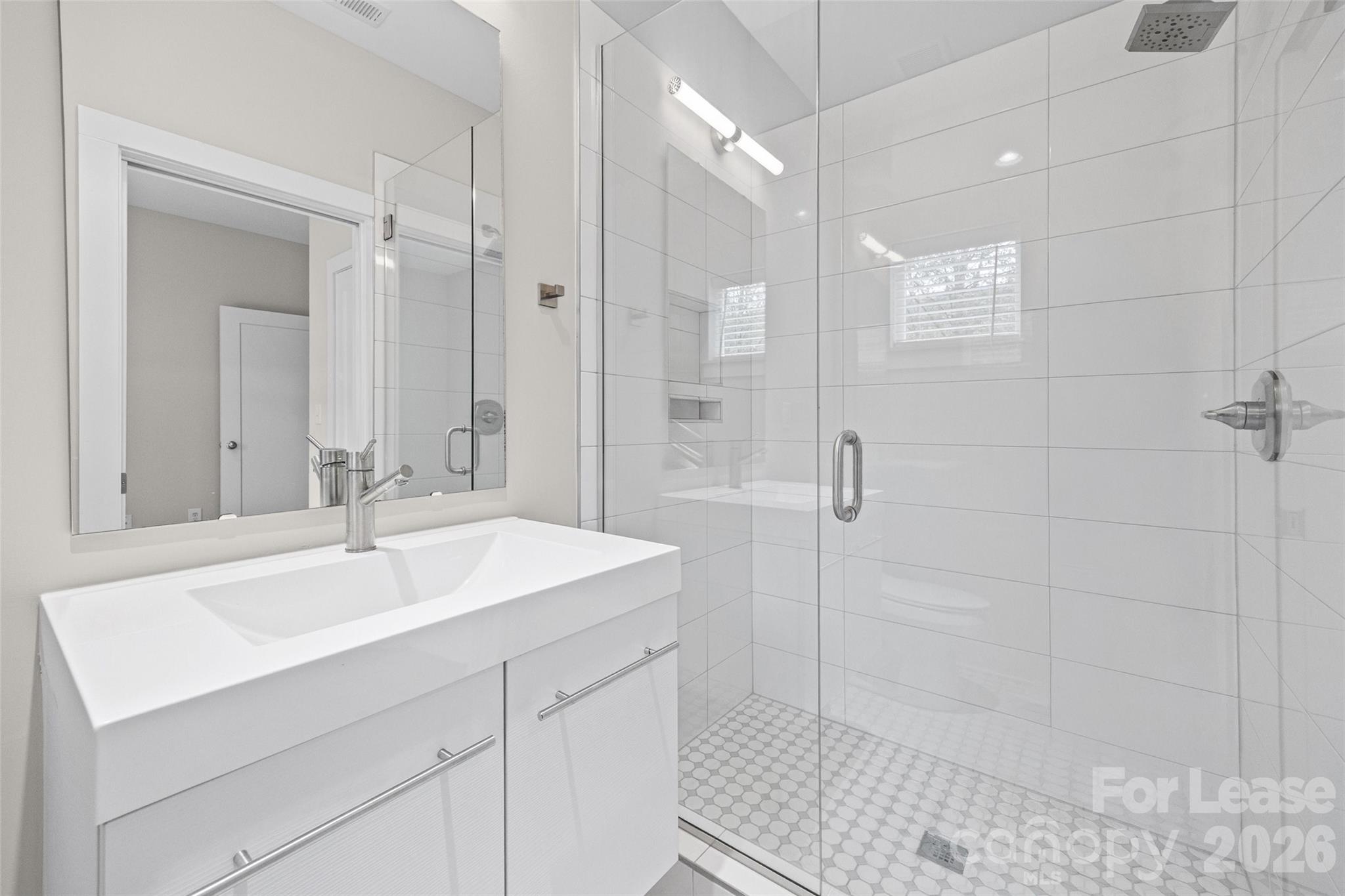 840 E 18th Street Unit: C