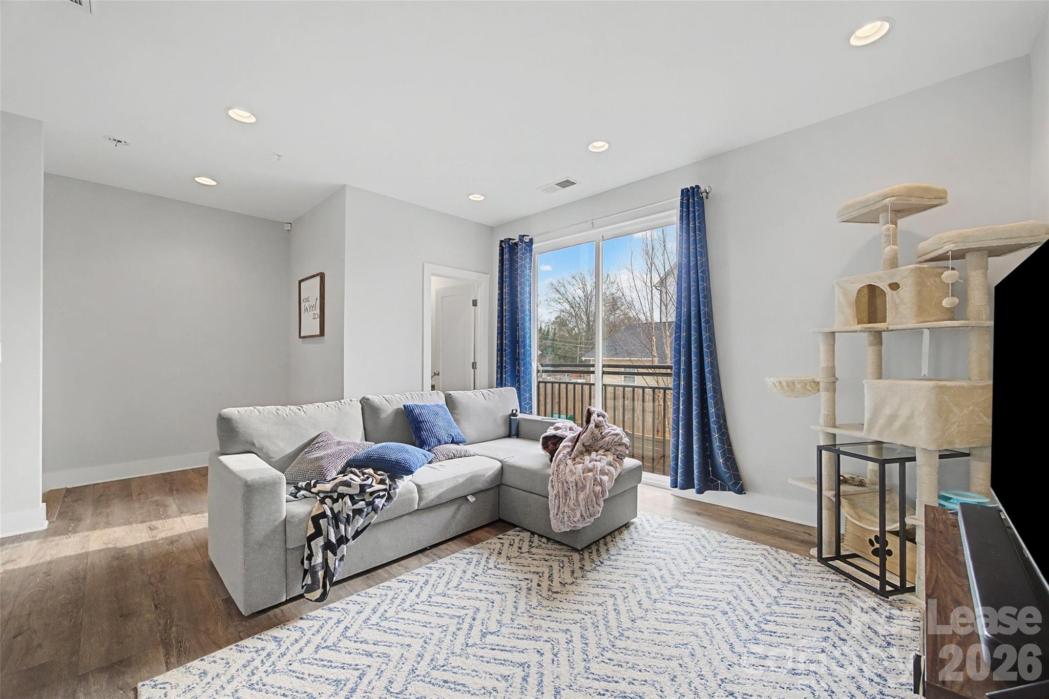 840 E 18th Street Unit: C