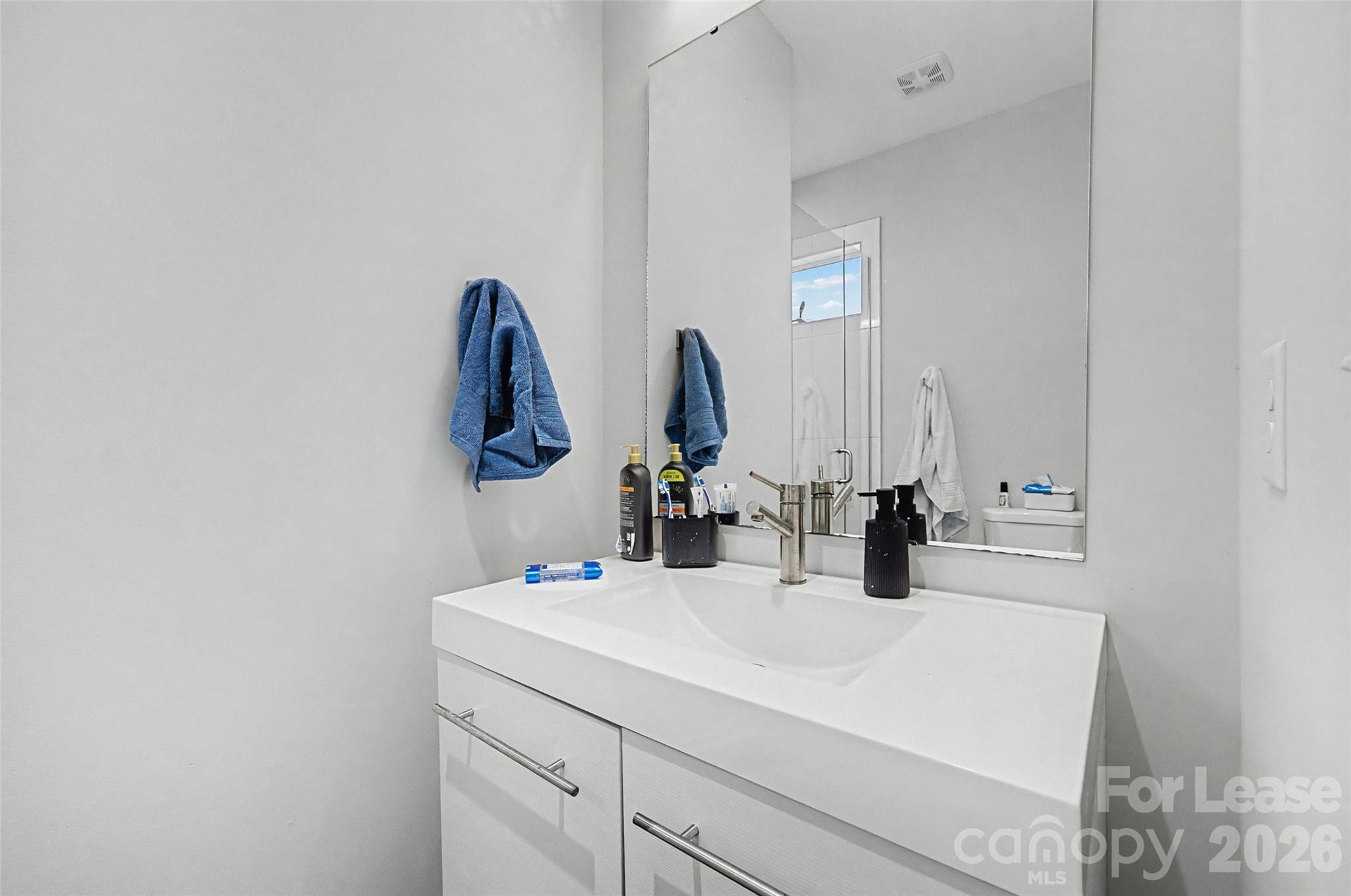 840 E 18th Street Unit: C