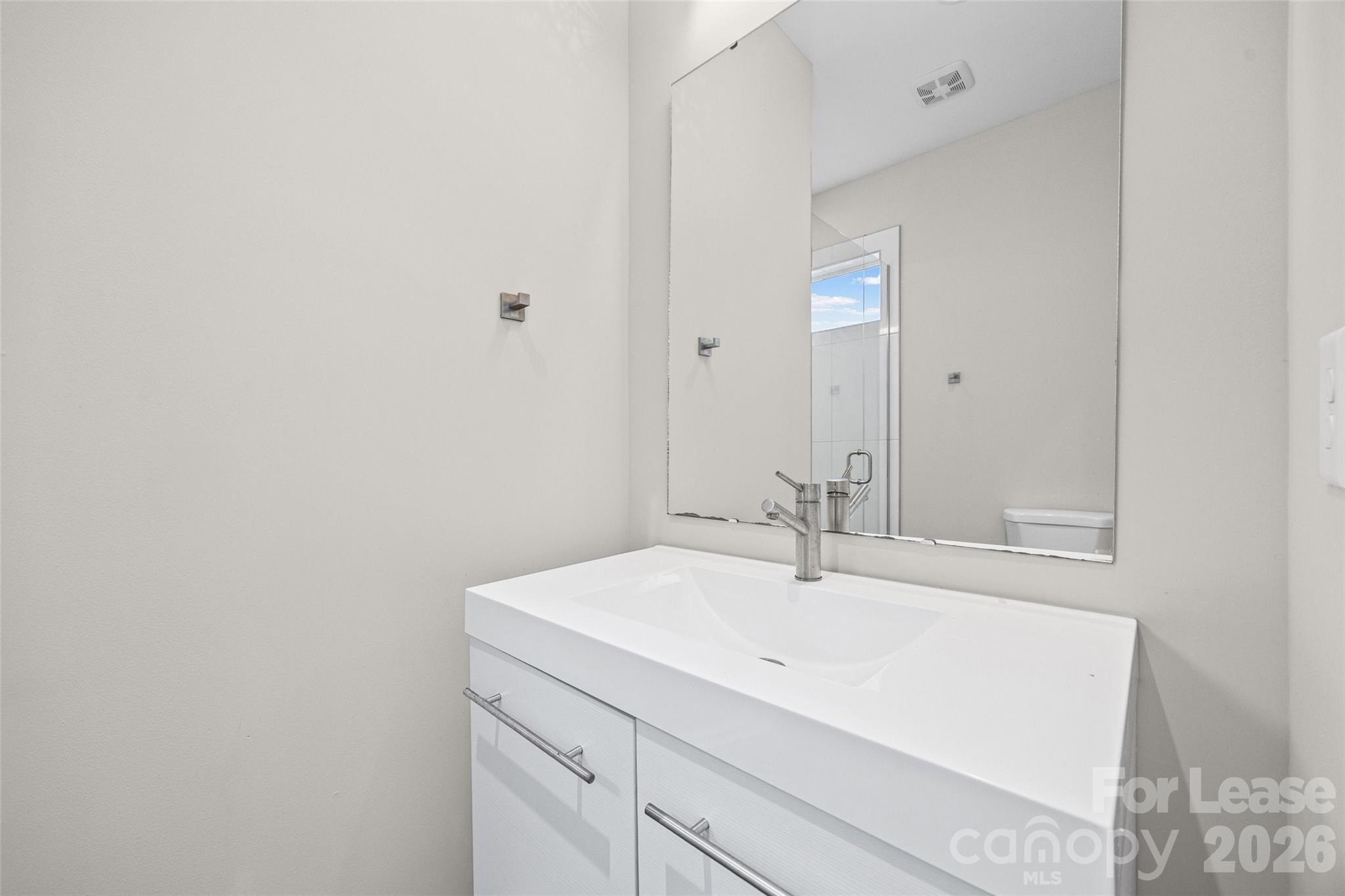 840 E 18th Street Unit: C