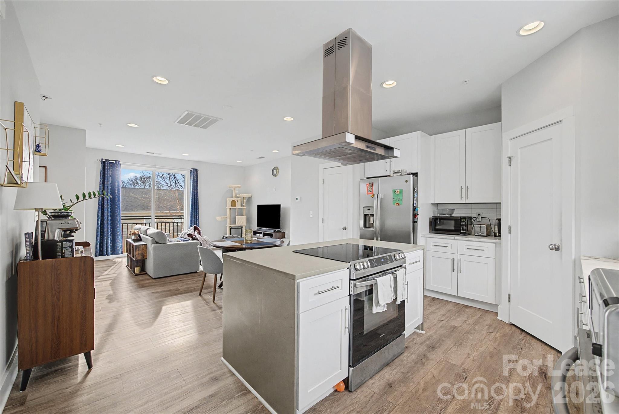 840 E 18th Street Unit: C