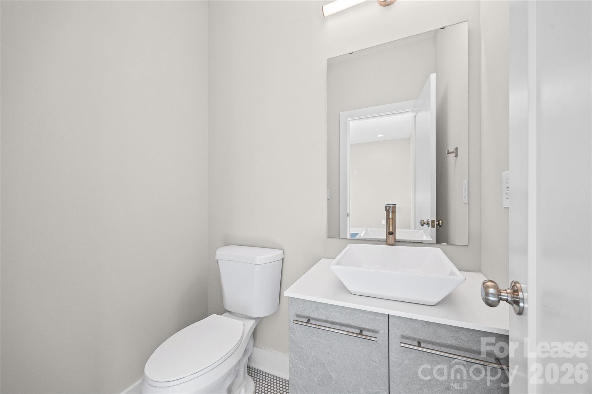 840 E 18th Street Unit: C
