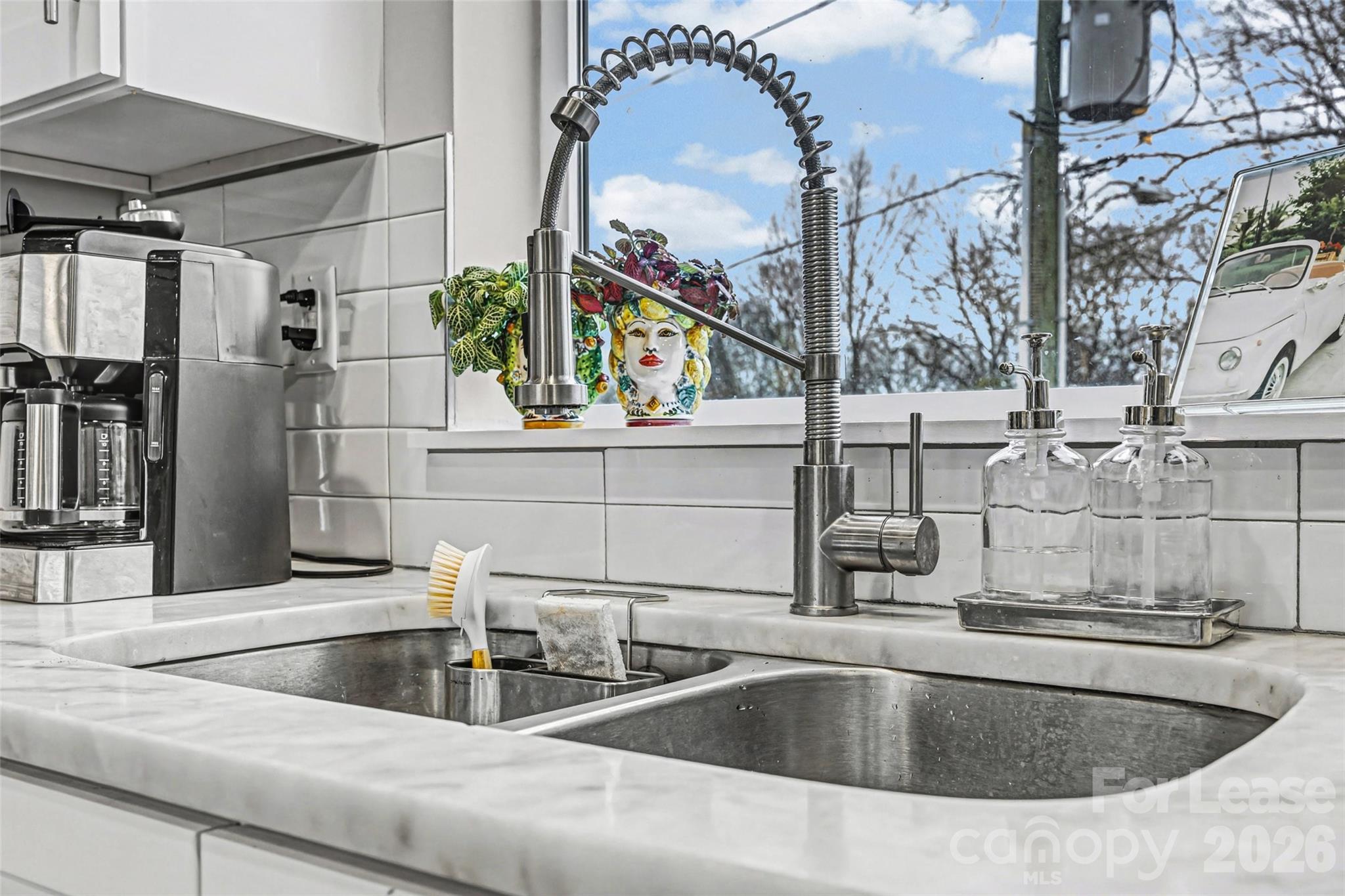 840 E 18th Street Unit: F