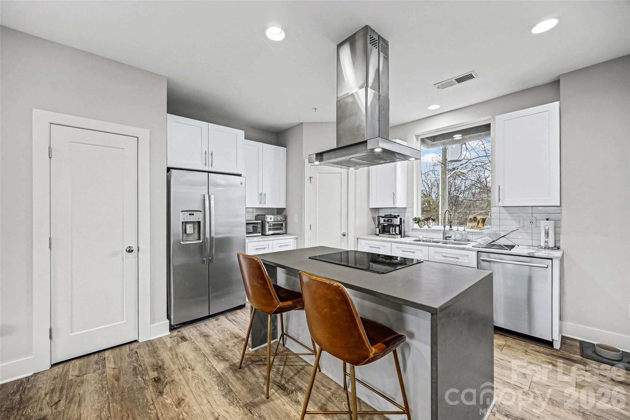 840 E 18th Street Unit: F