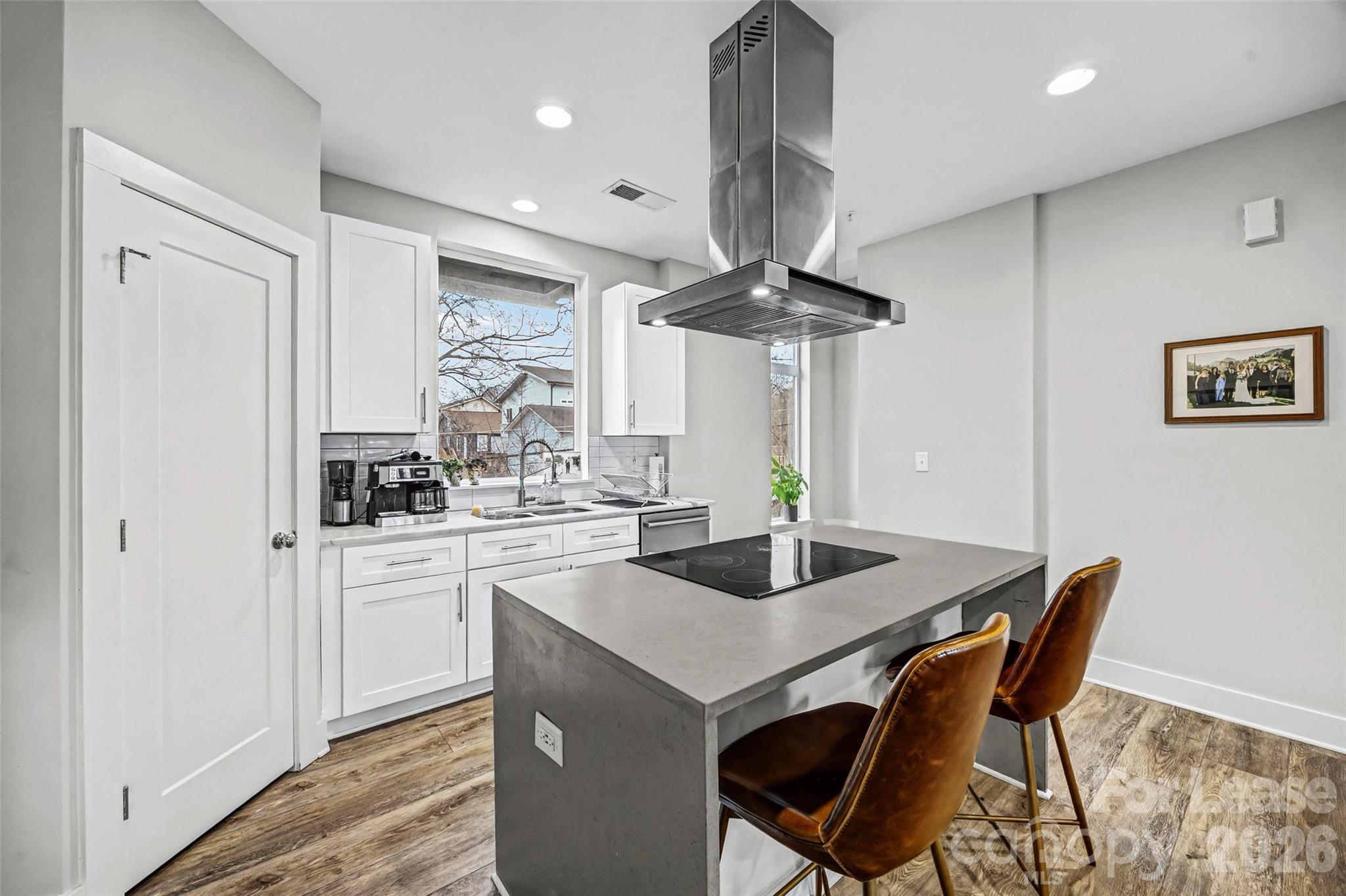 840 E 18th Street Unit: F