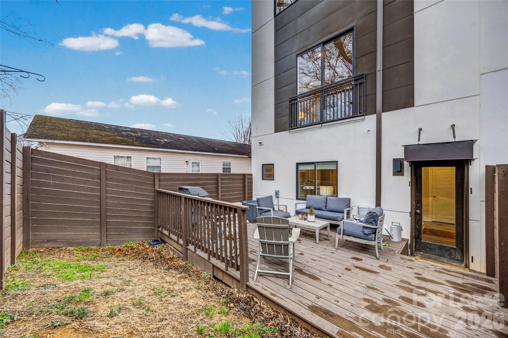 840 E 18th Street Unit: F