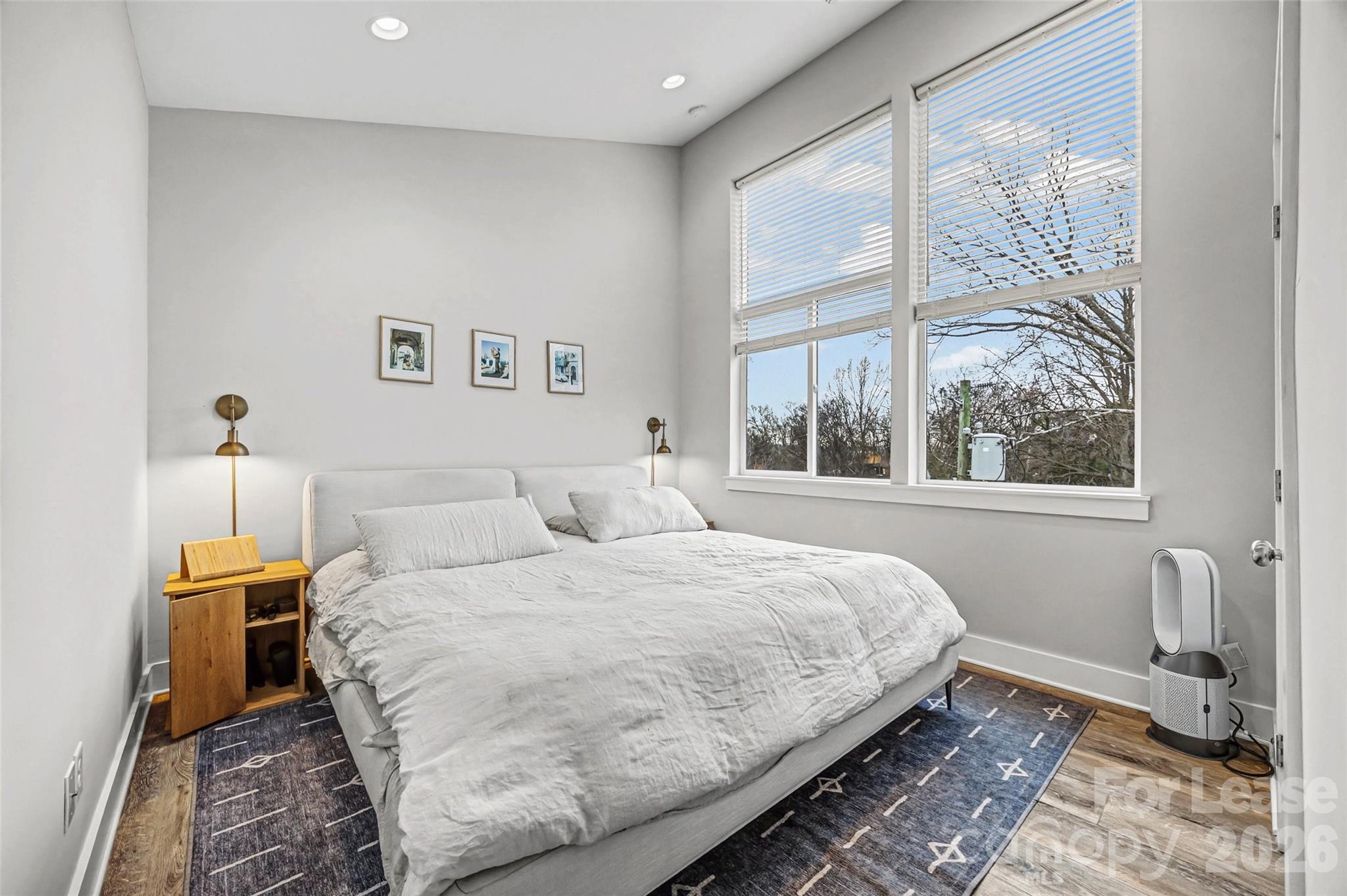 840 E 18th Street Unit: F