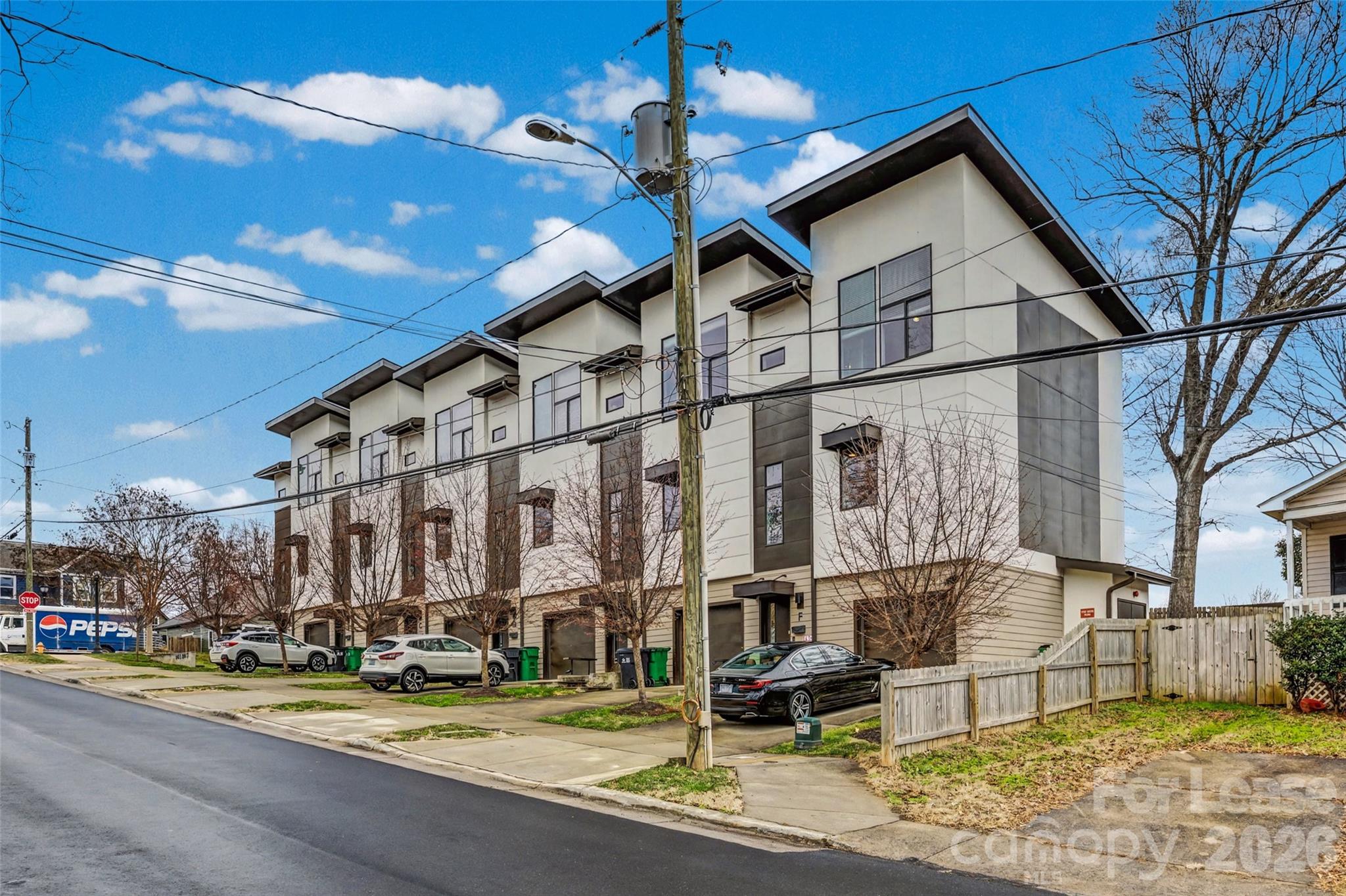 840 E 18th Street Unit: F