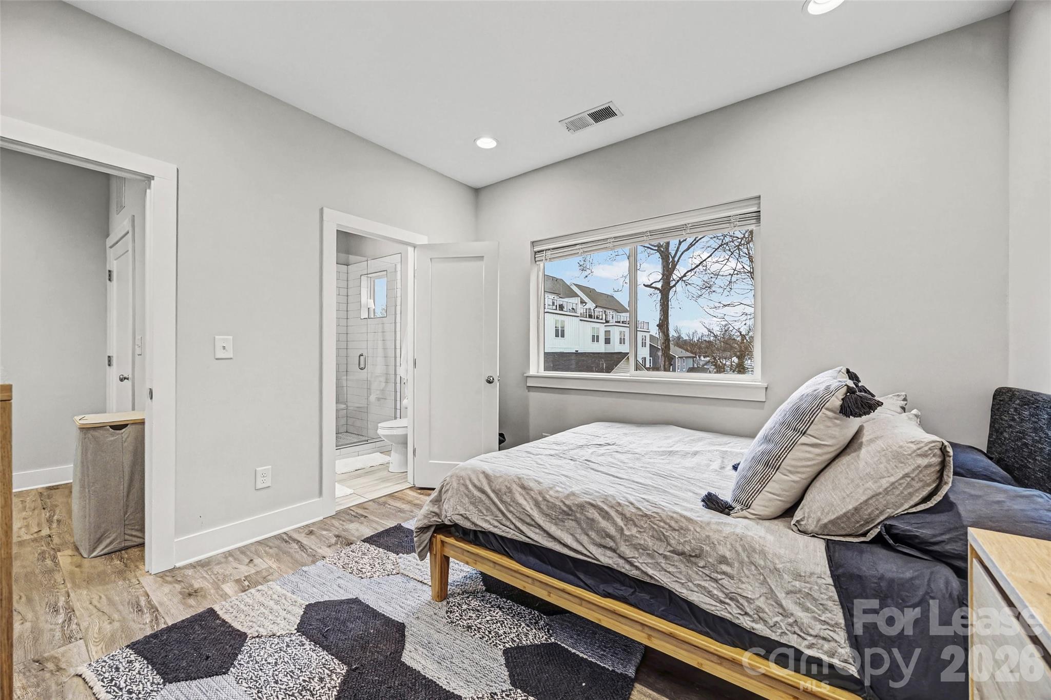 840 E 18th Street Unit: F